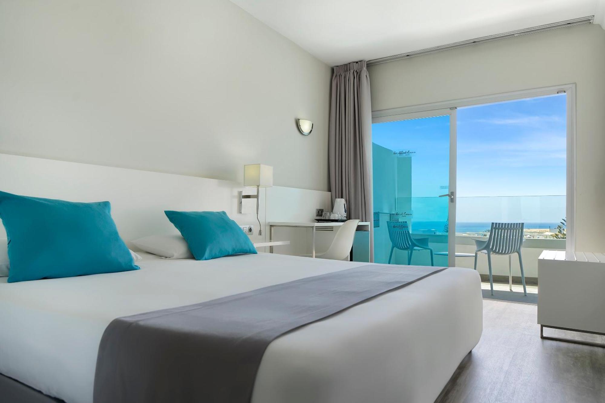 Double or Twin Room Sea View