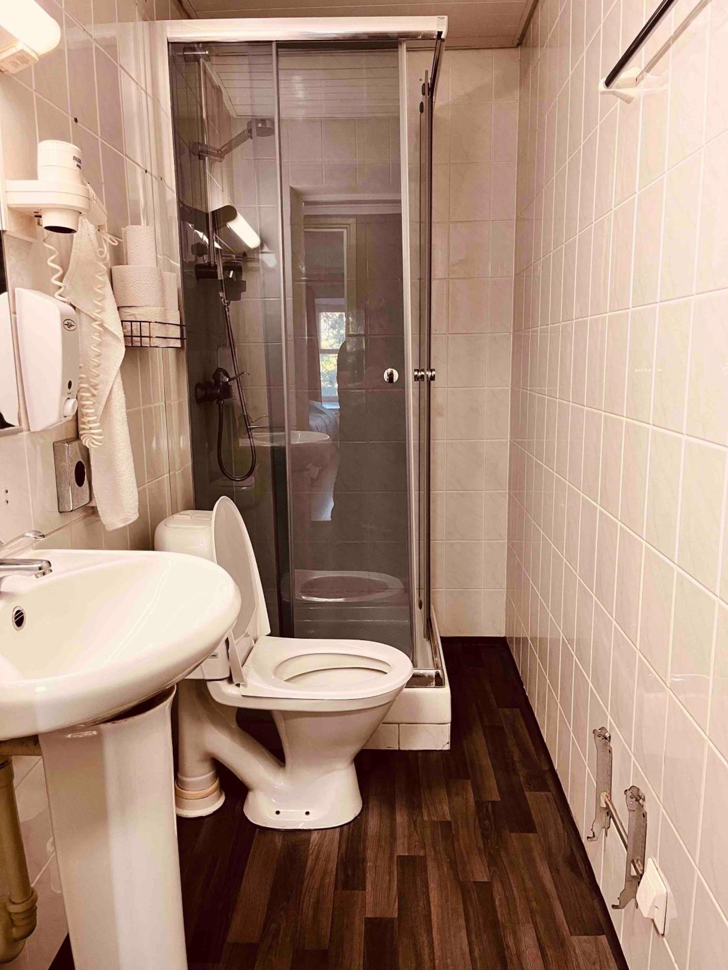 Eenpersoonskamer met Gedeelde Badkamer