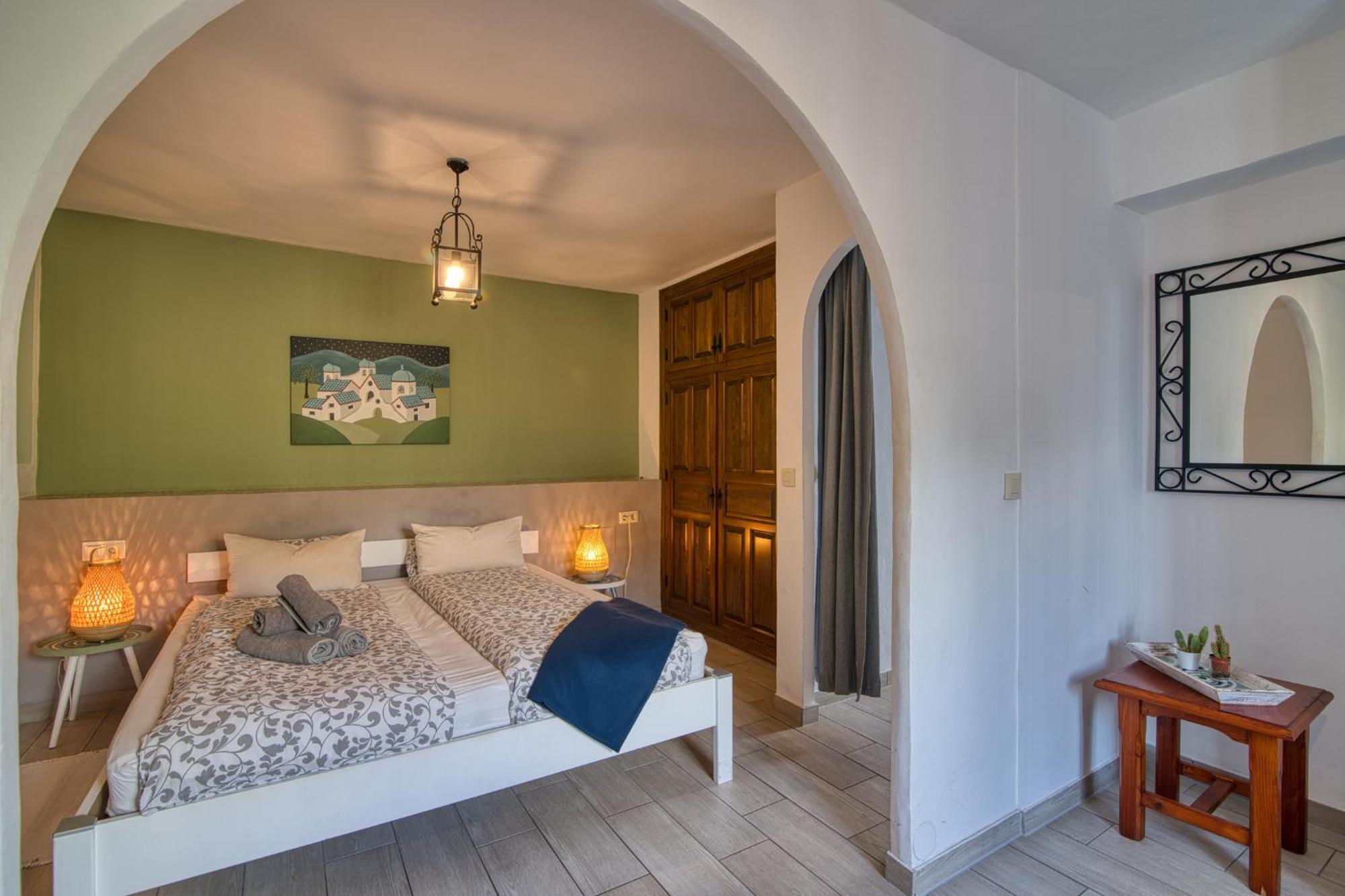 Double Room Private Bathroom