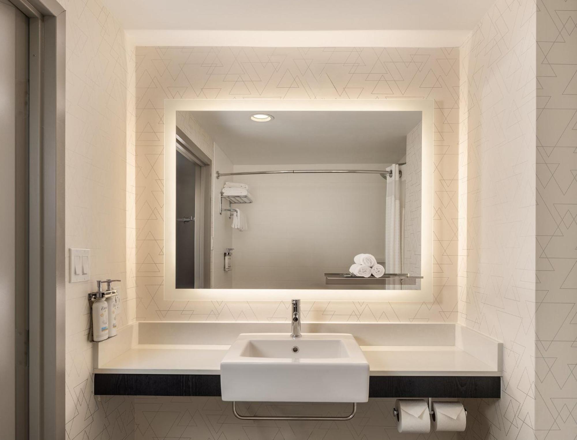 Double Room Bath Tub Disability Access