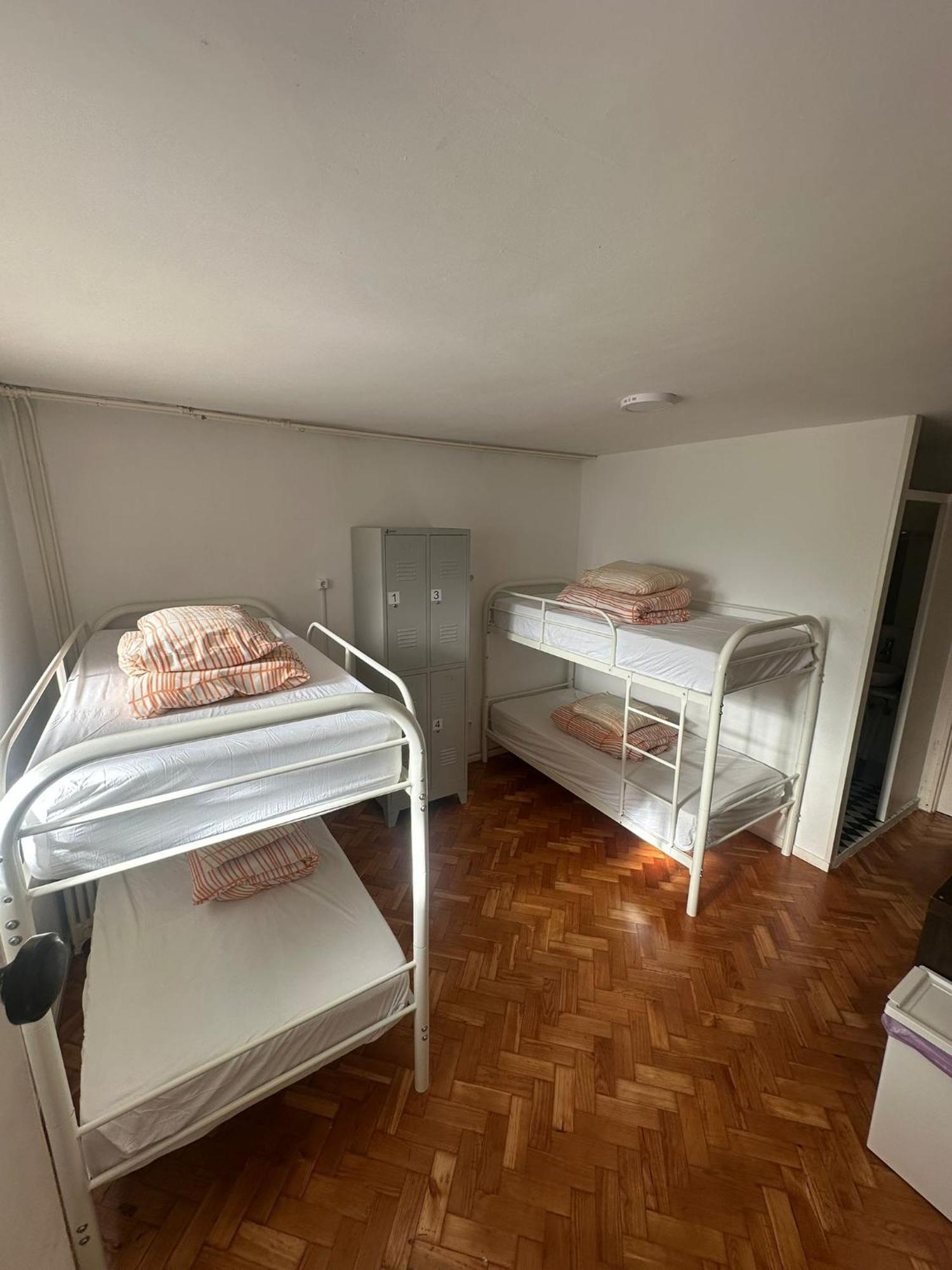 Vierpersoonskamer met Eigen Badkamer