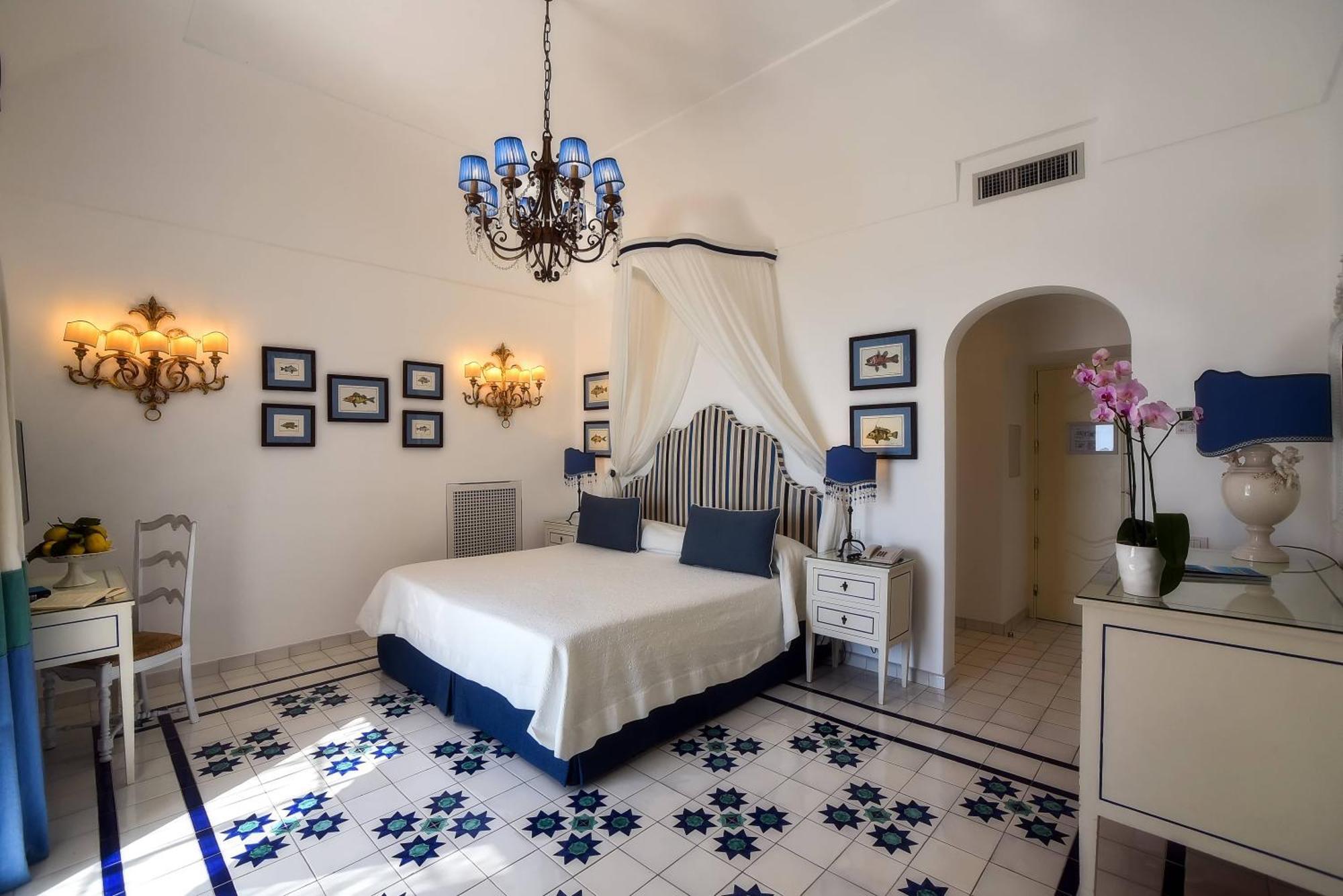 Superior Double Room Small Terrace Sea VIew
