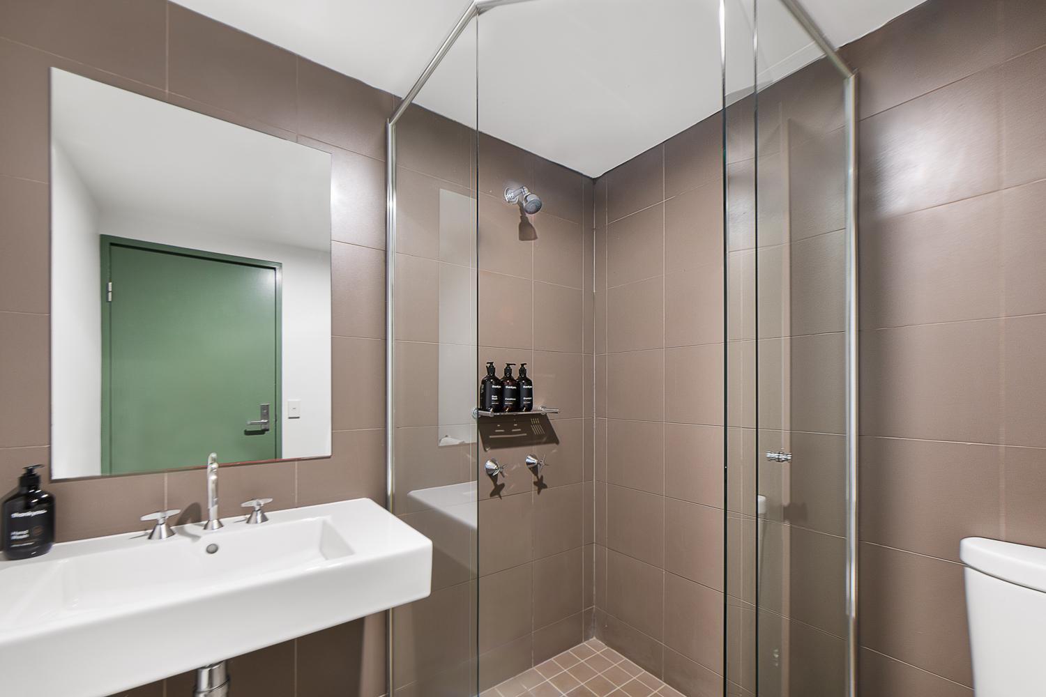 Queen Room Ensuite