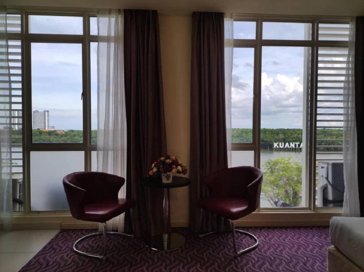 Premier Deluxe Twin River View