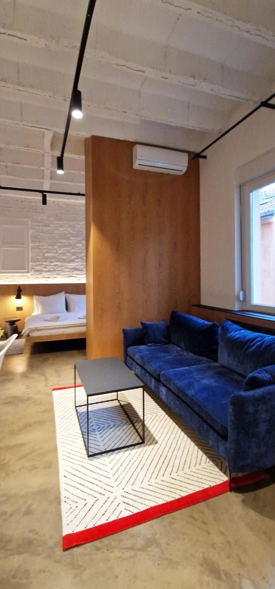 Deluxe Apartment