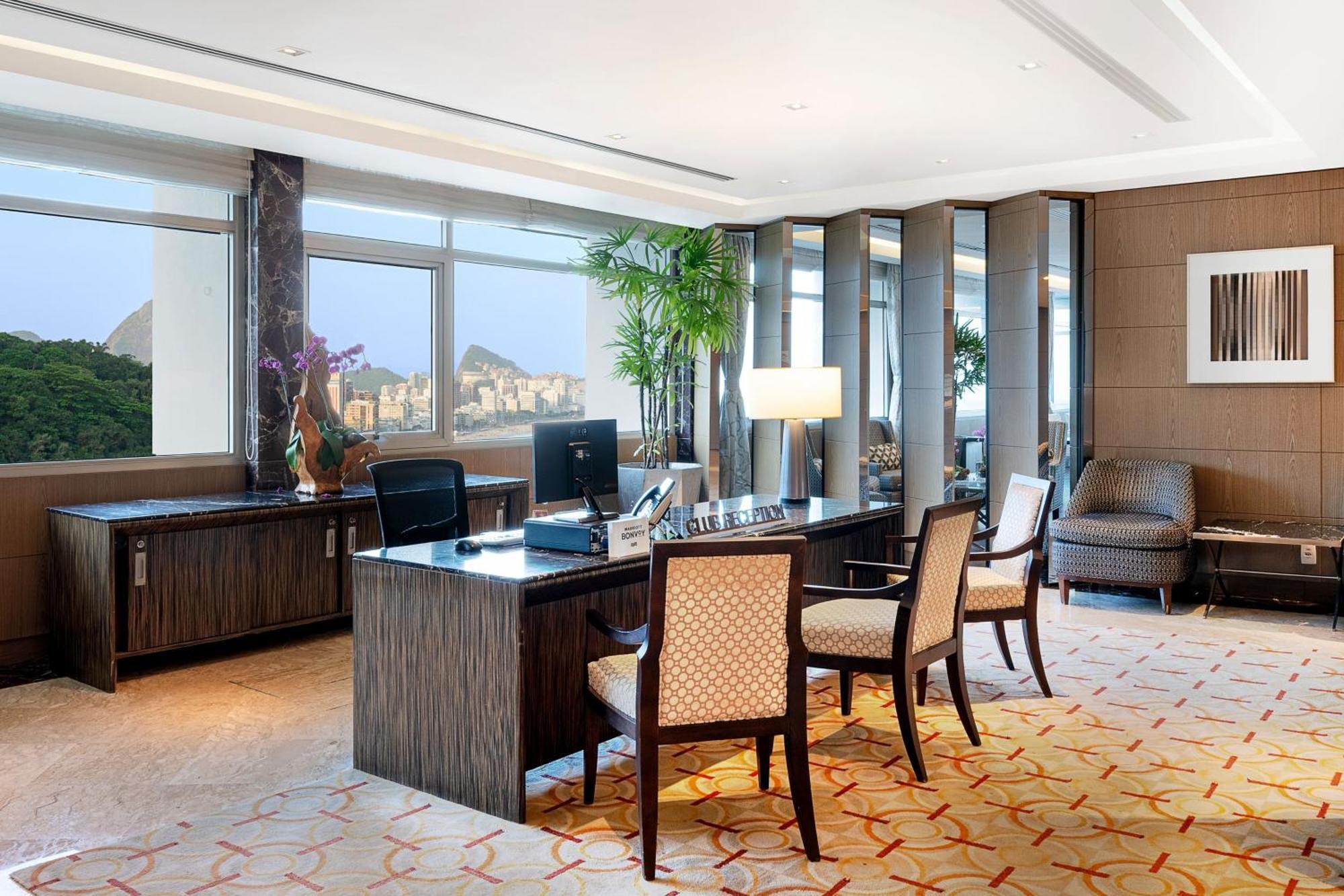 Club Twin Room Club level Guest room 2 Double High floor