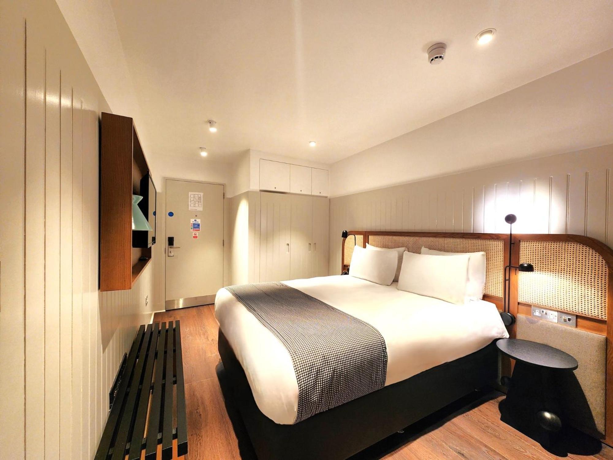 Double Room No View