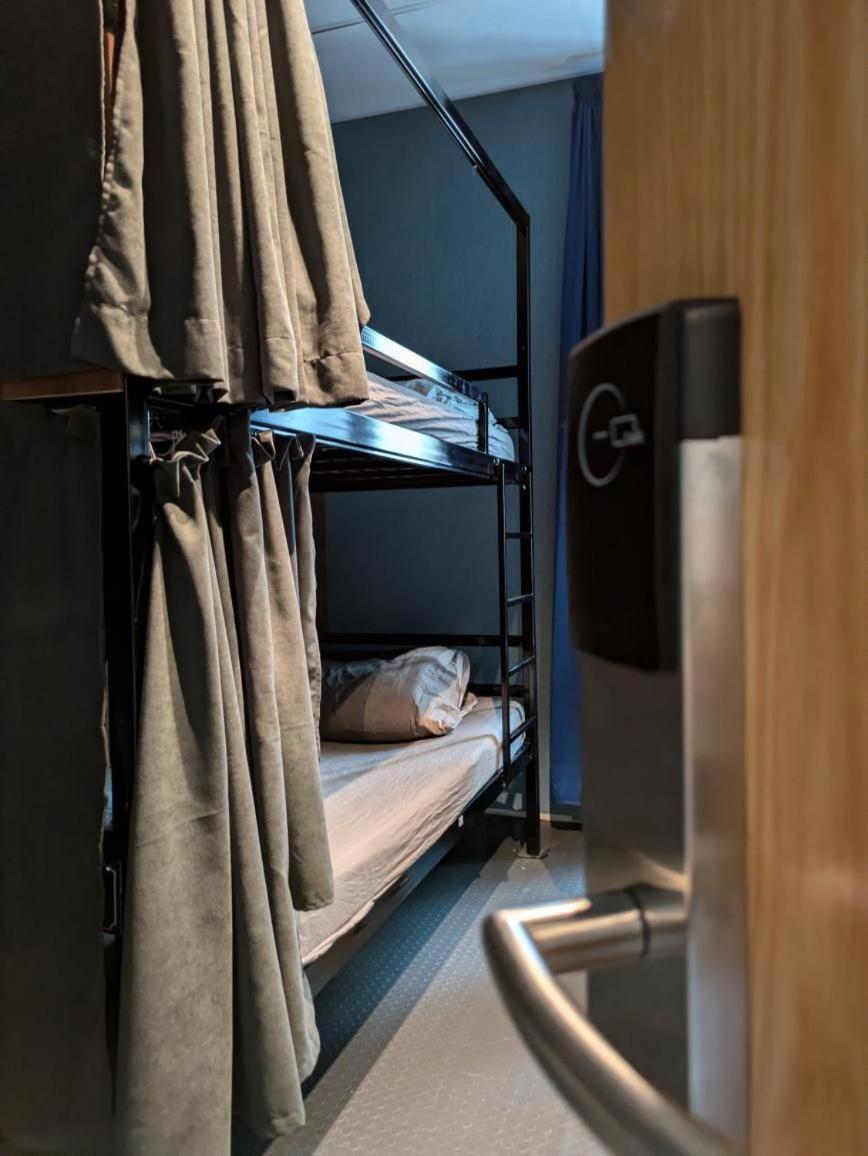 Bed Premium 6-Bed Mixed Dormitory Room