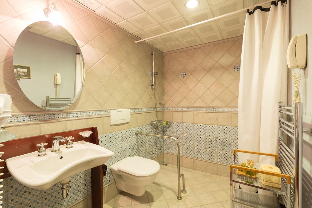 Twin Room Disability Access