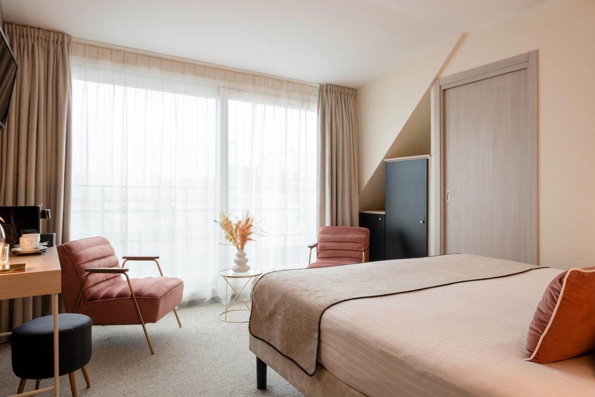 Double or Twin Room Balcony