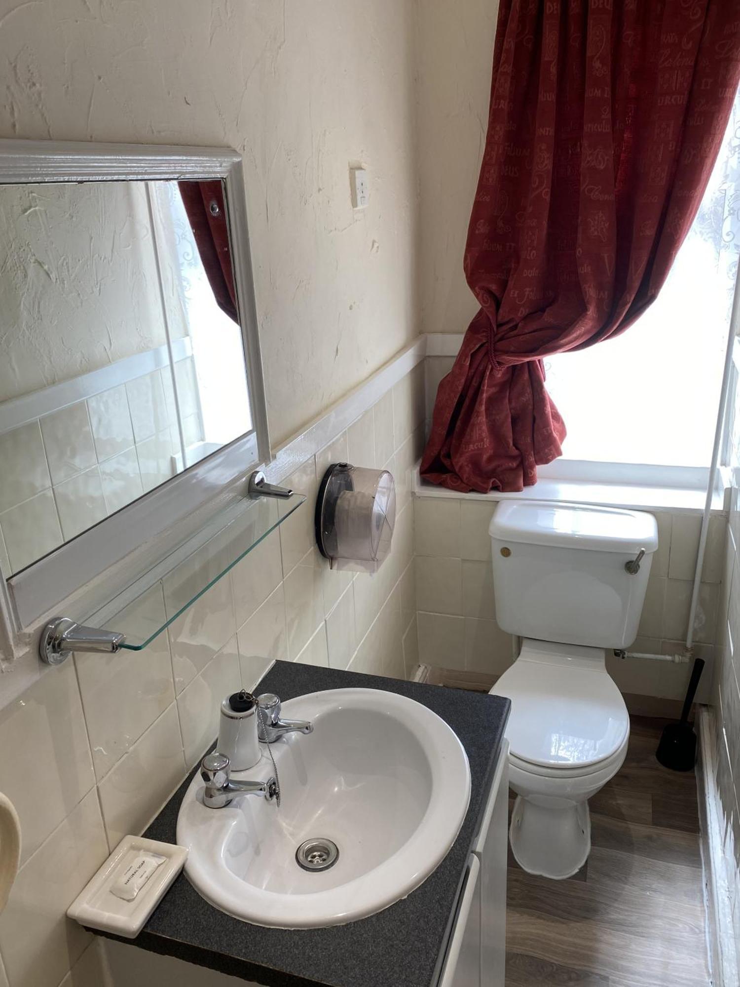 Double Room Private Bathroom