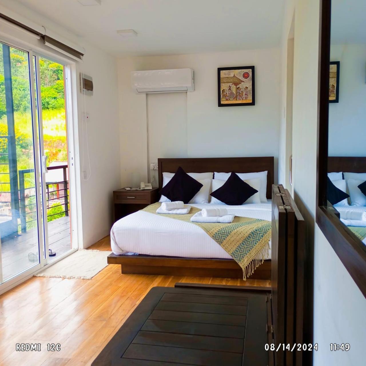 Double Room Mountain View