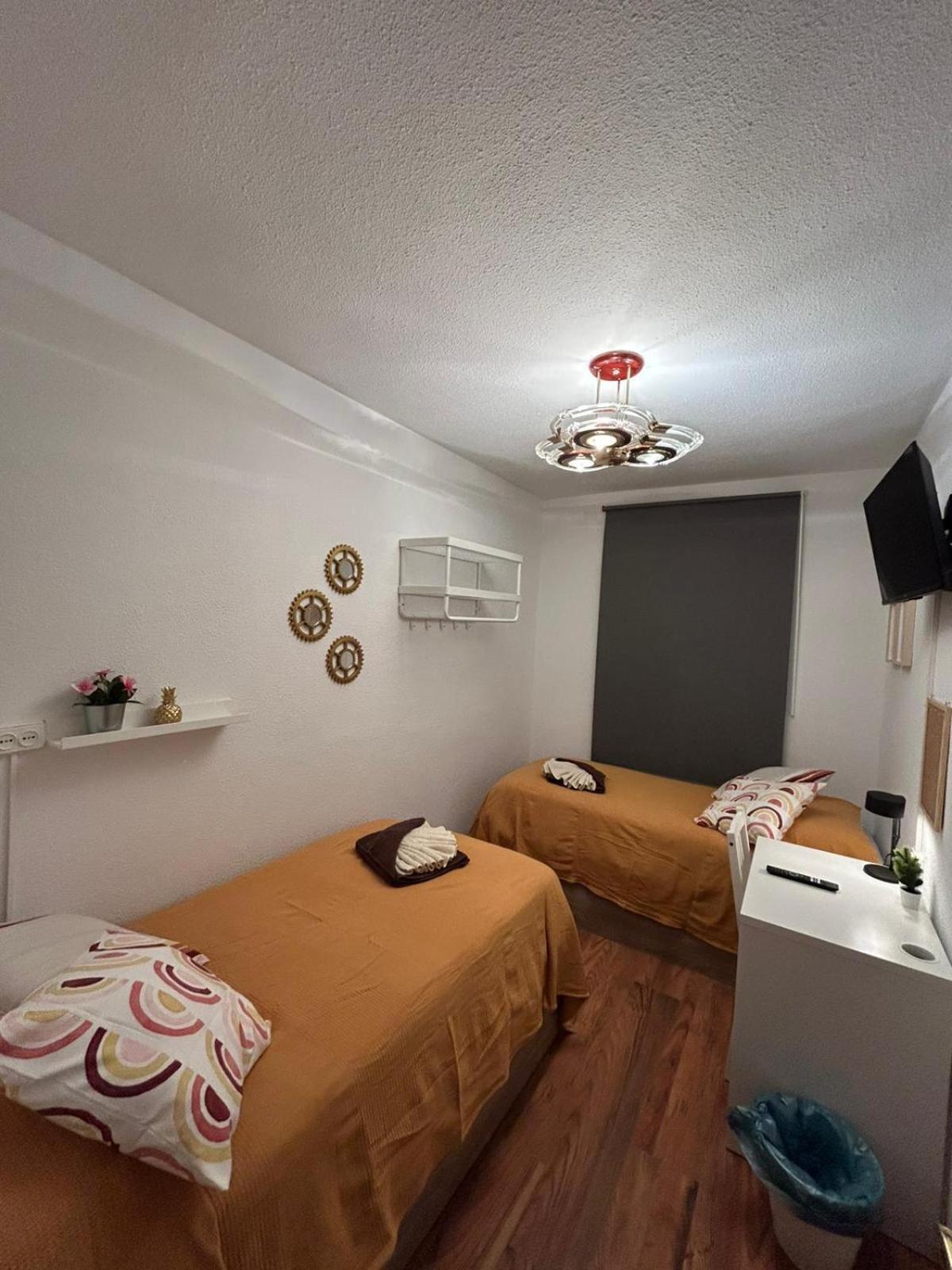 Twin Room with Shared Bathroom,1627083602:JPEG