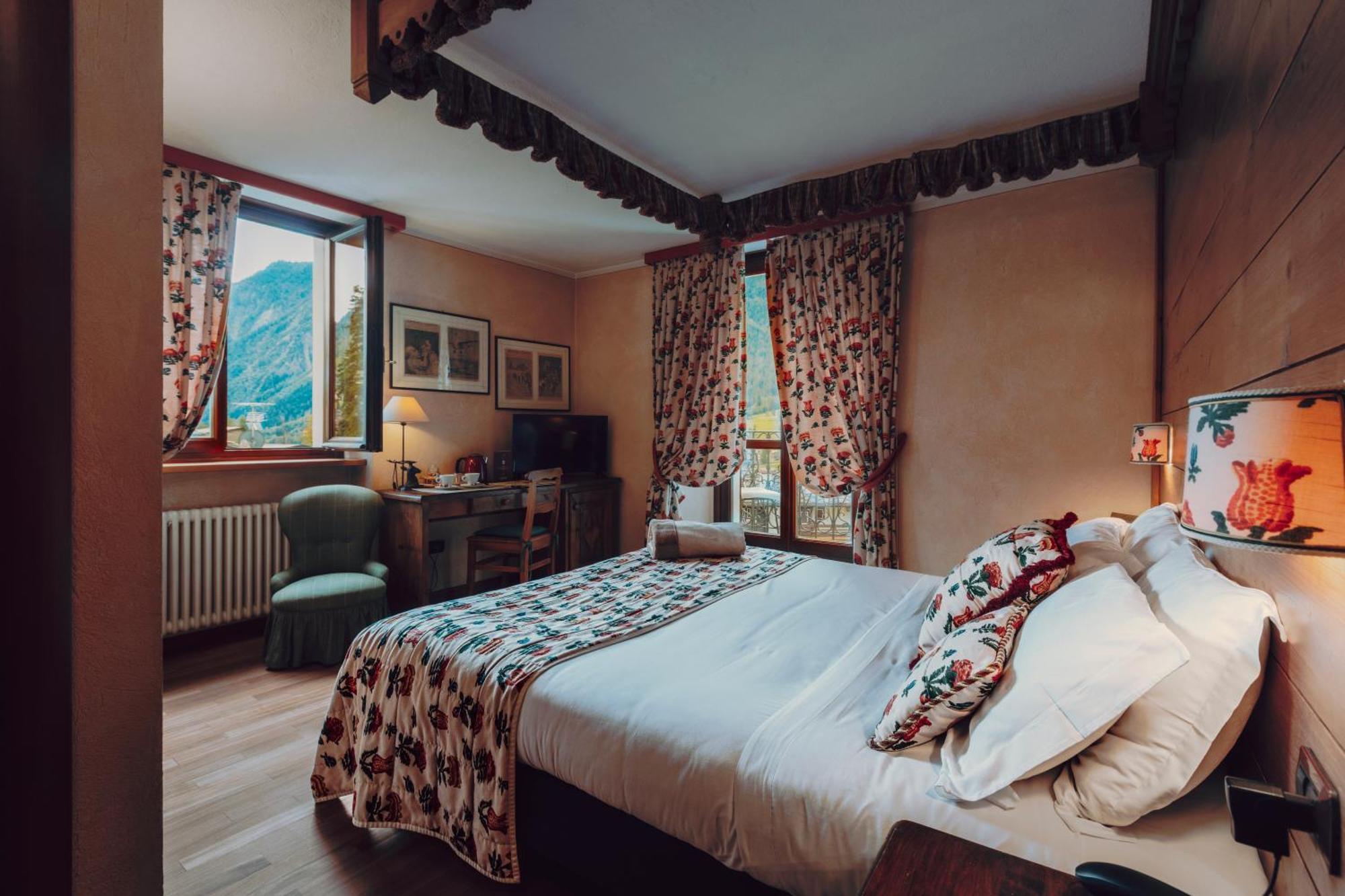 Superior Double Room,1627203367:JPEG