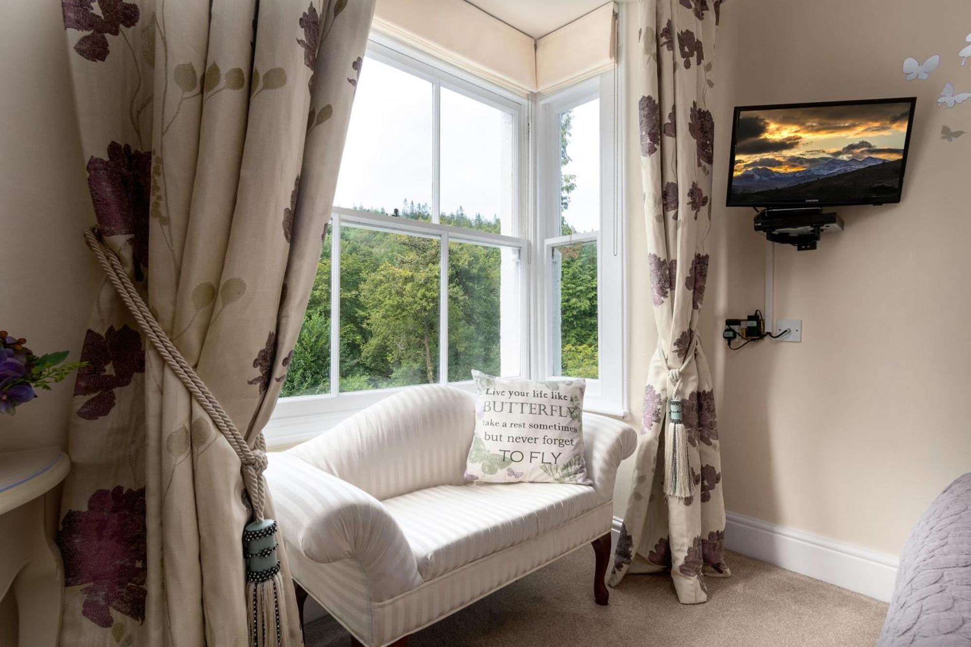 Deluxe Double Room Shower