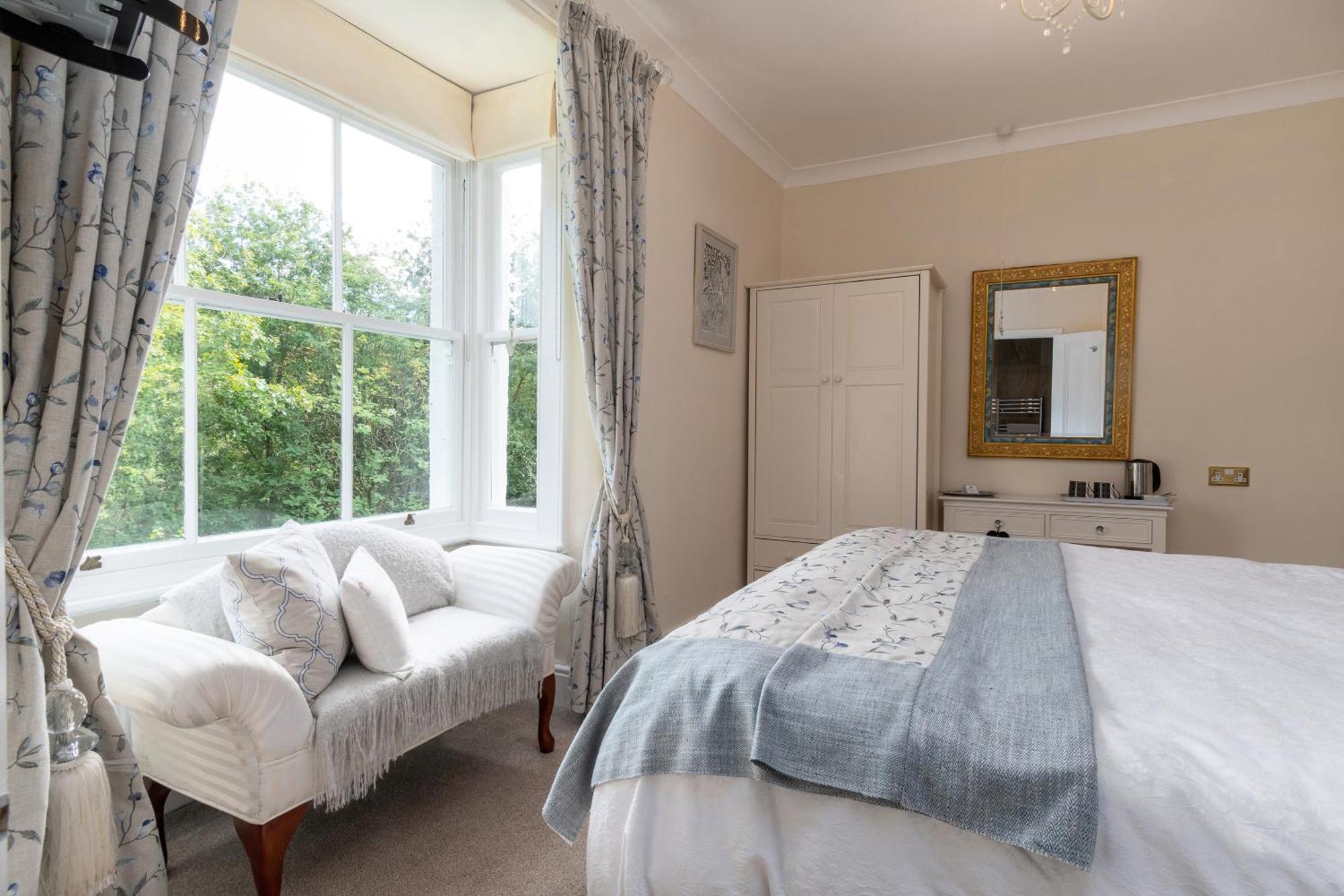 Deluxe Queen Room
