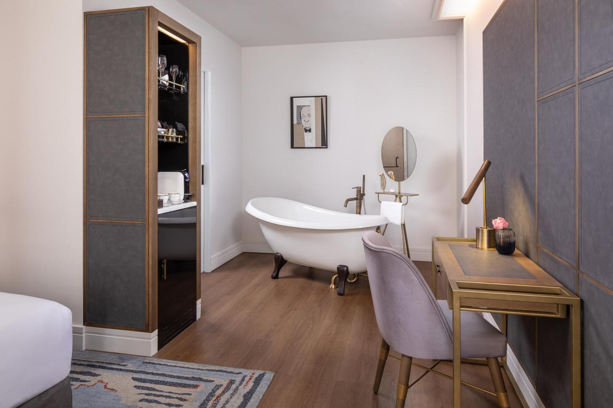 Executive Room