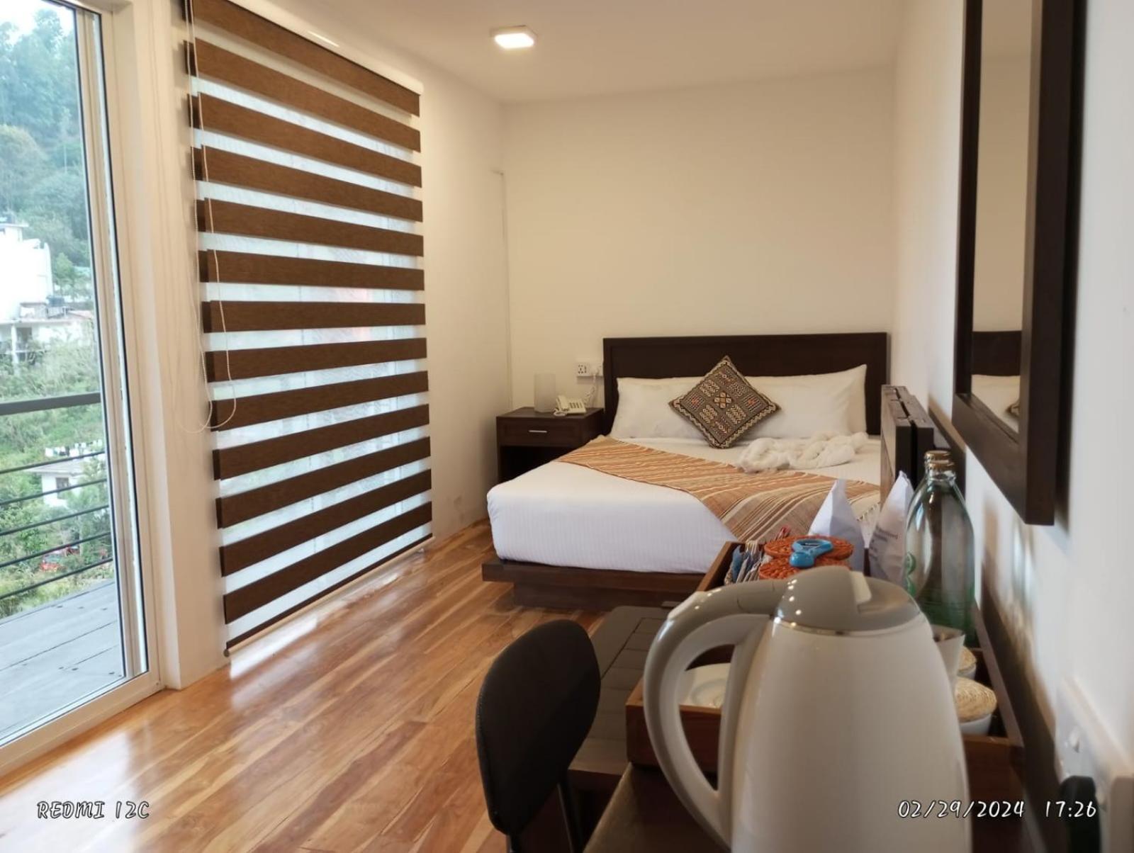 Double Room Mountain View