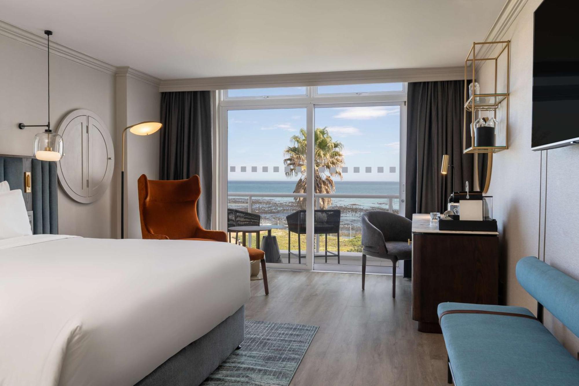Collection Superior Room Balcony Partial Ocean View