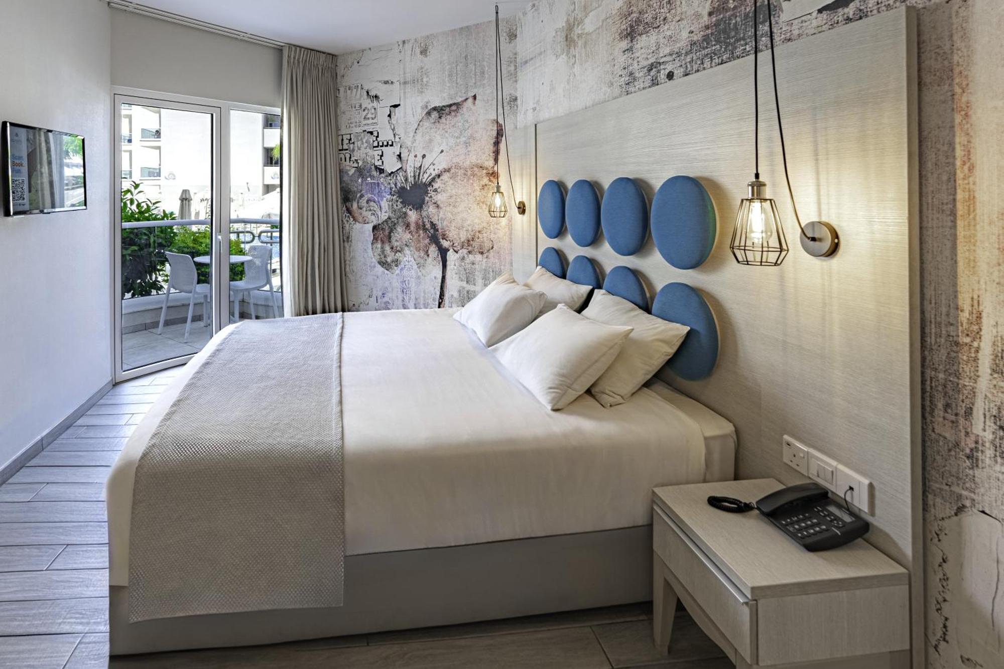 Deluxe Superior Zimmer mit Poolblick