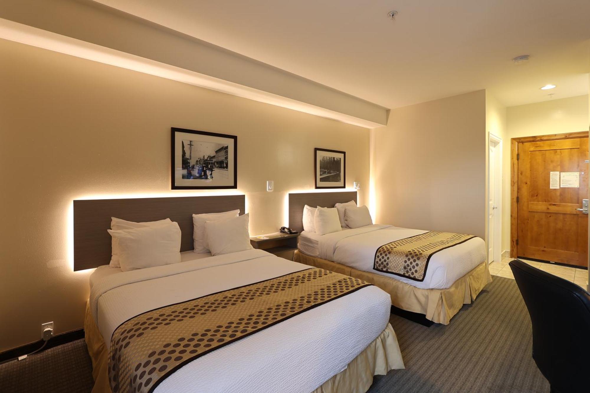 Queen Room Two Queen Beds Non-Smoking