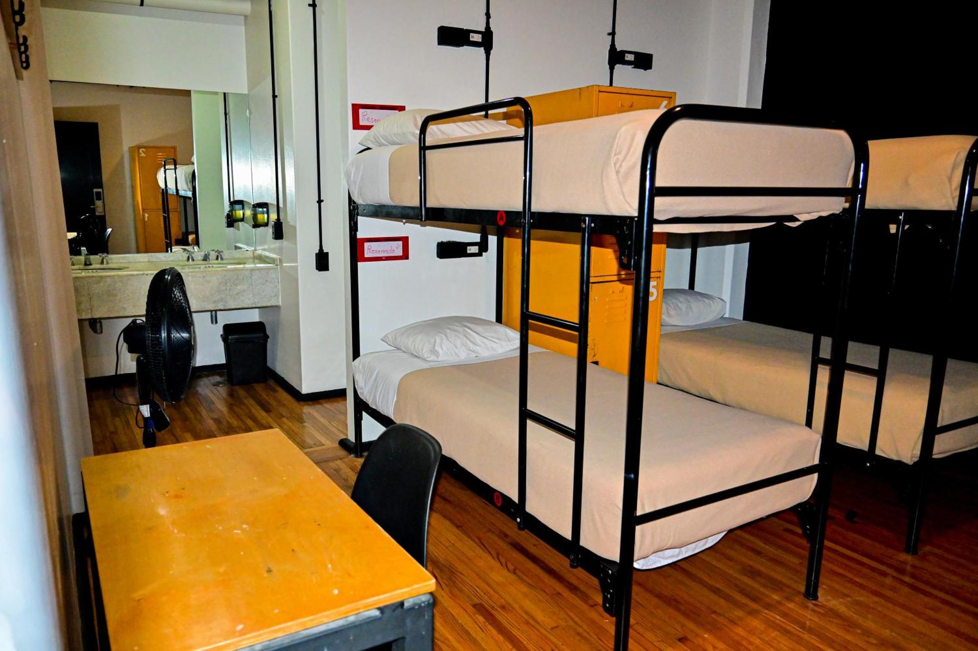 Bed 6-Bed Female Dormitory Room Interior
