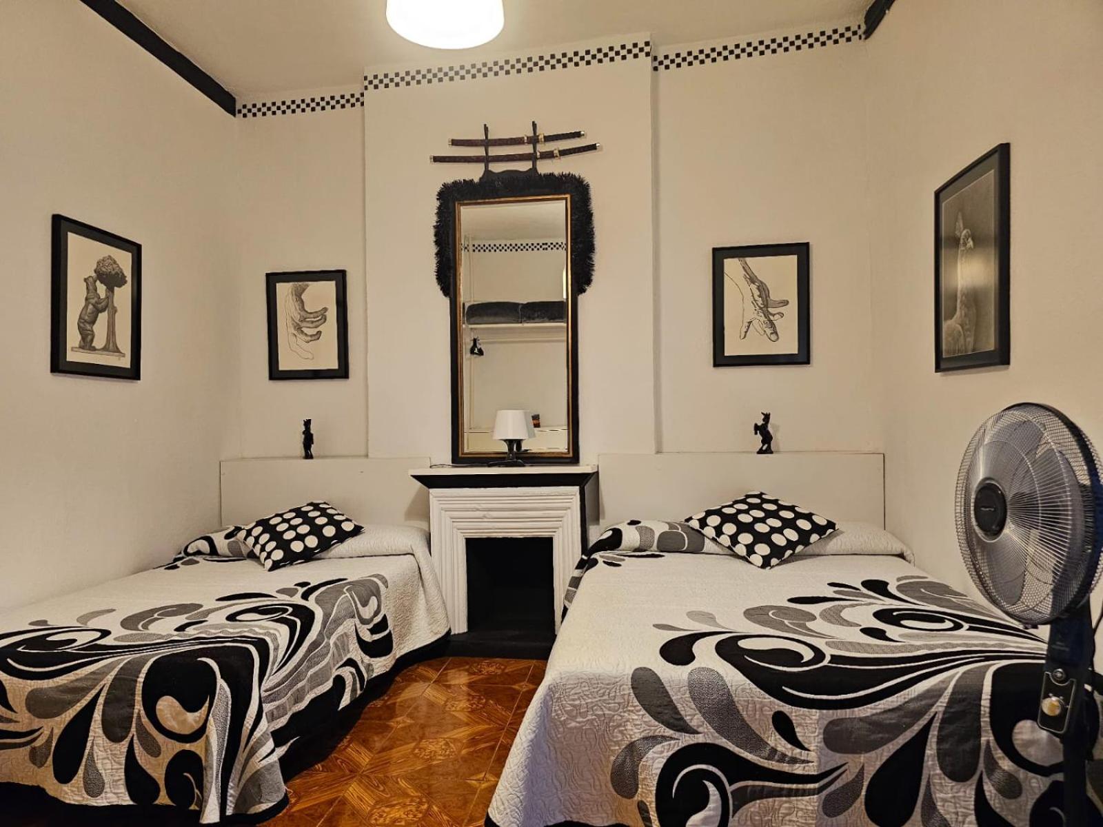 Dreibettzimmer mit Gemeinschaftsbad
