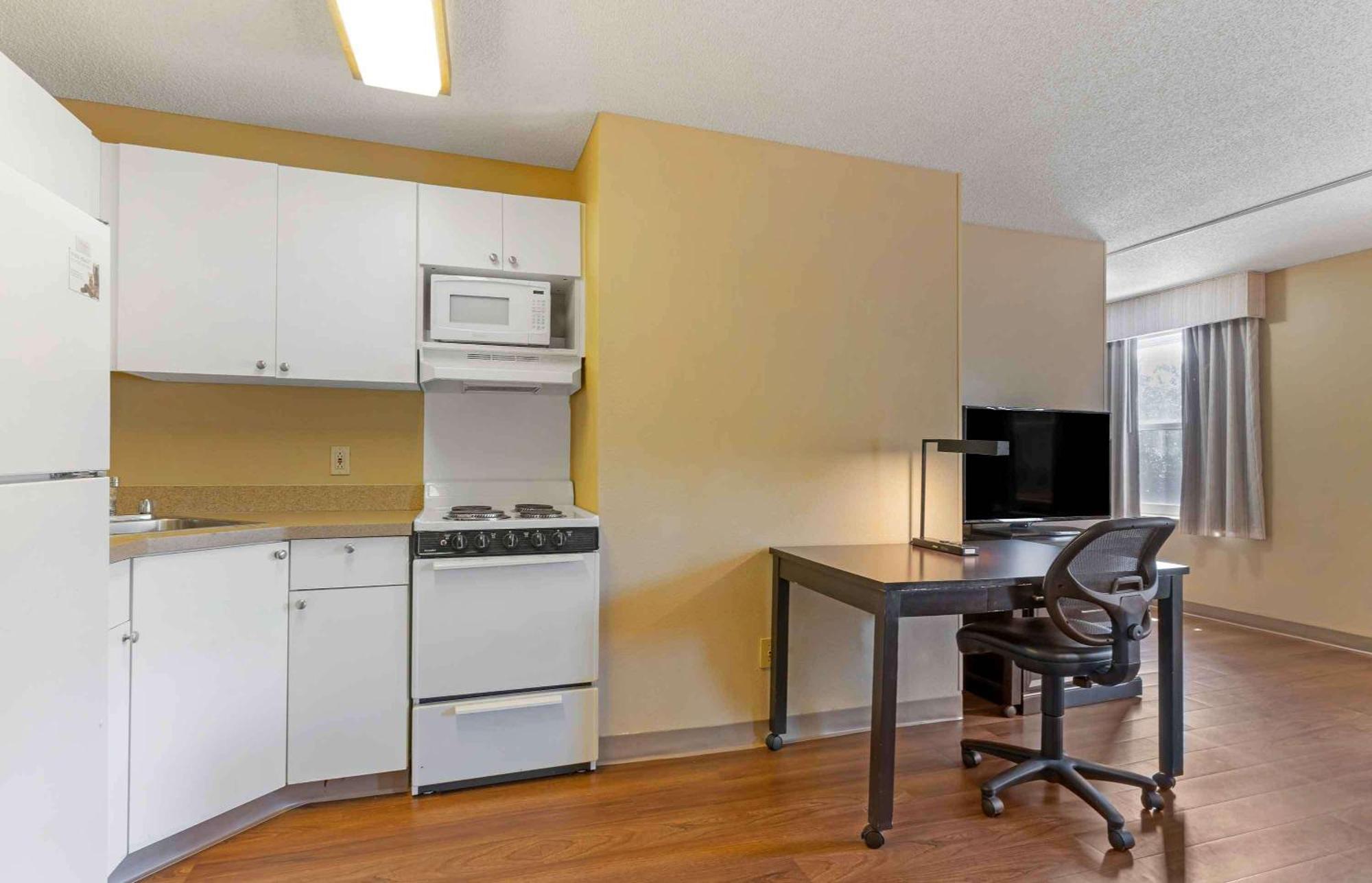 Deluxe Studio 2 Double Beds Non-Smoking