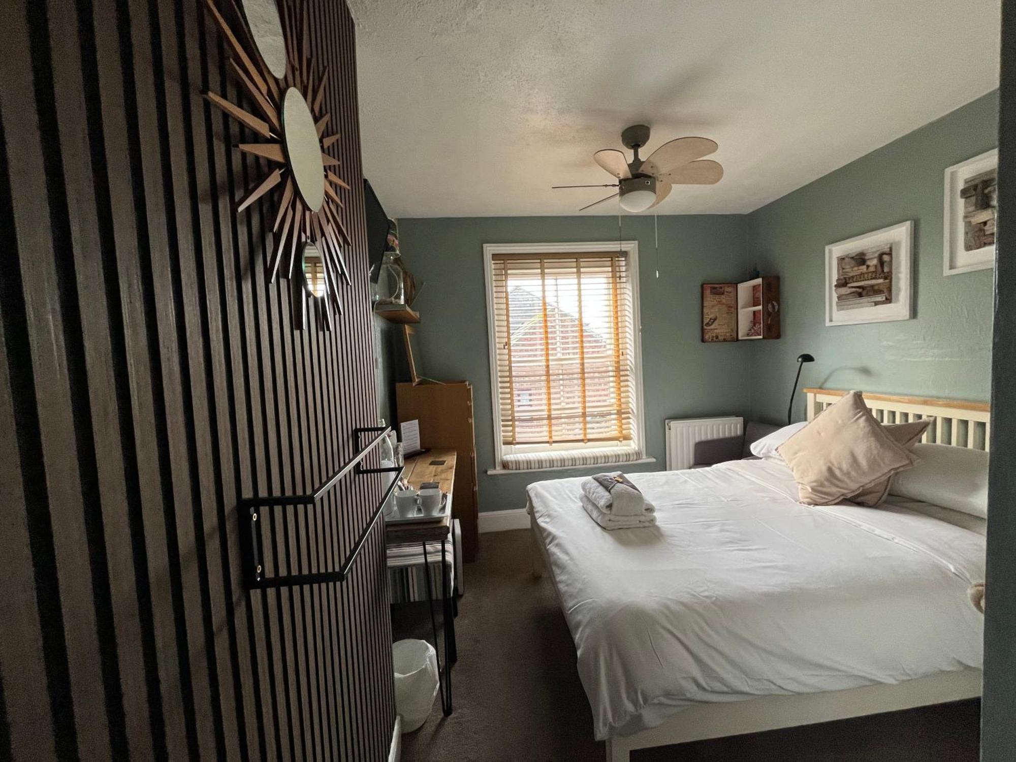 Small Double Room Shower