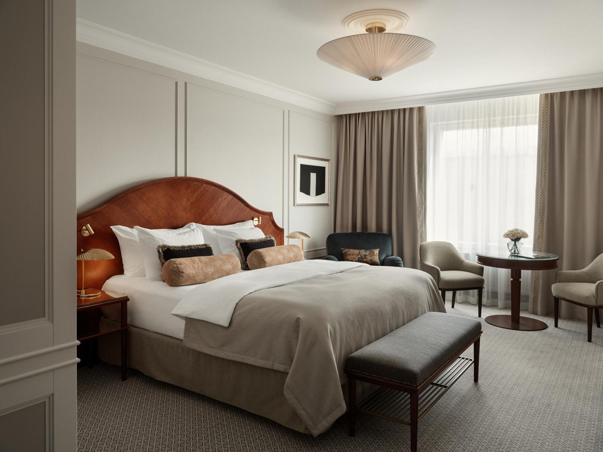 Premium Deluxe King with spa access