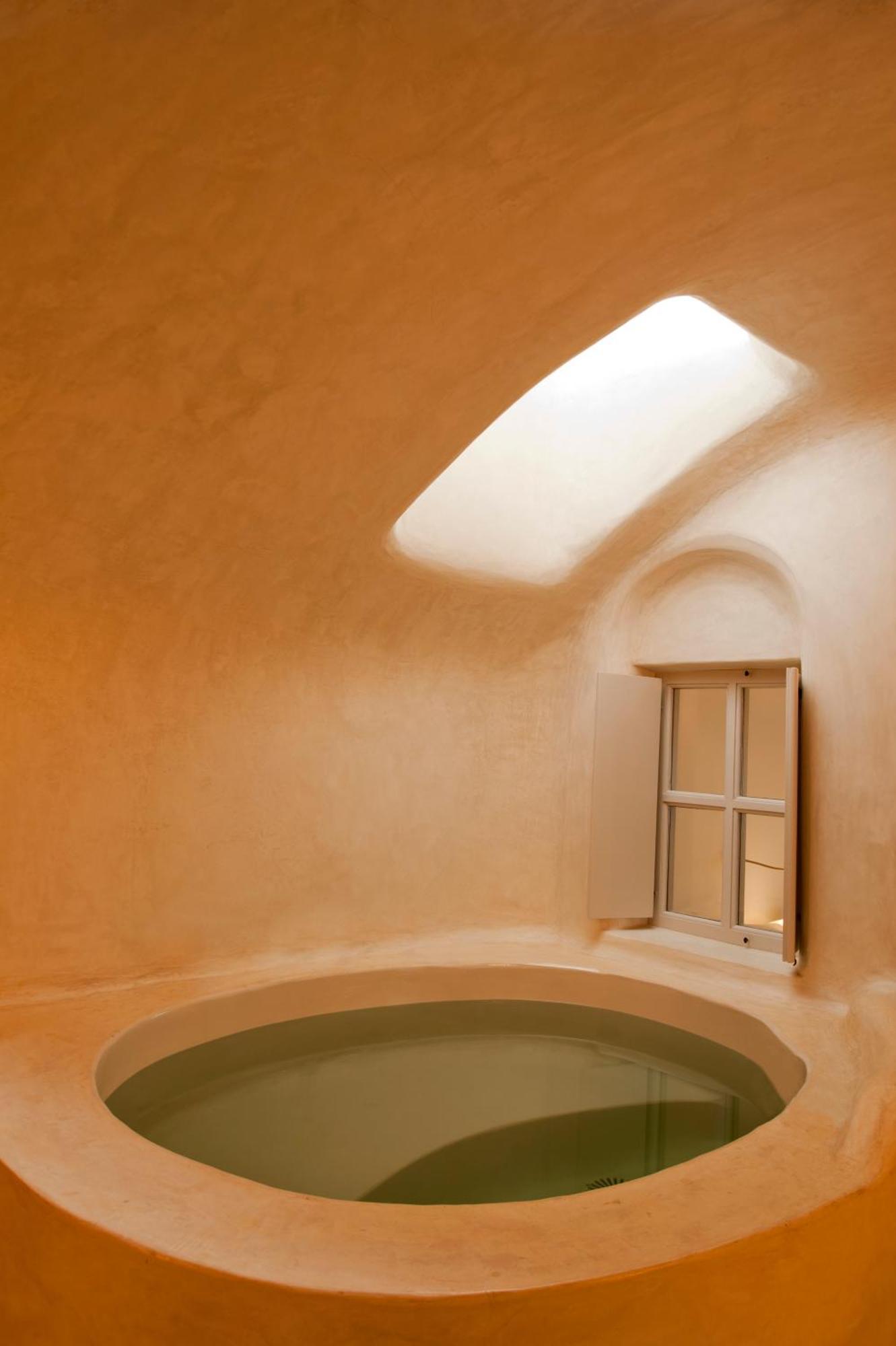 Premium Spa Room Indoor Hot tub & Caldera View