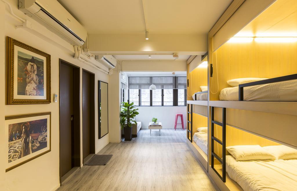Double Bed 6-Bed Mixed Dormitory Room