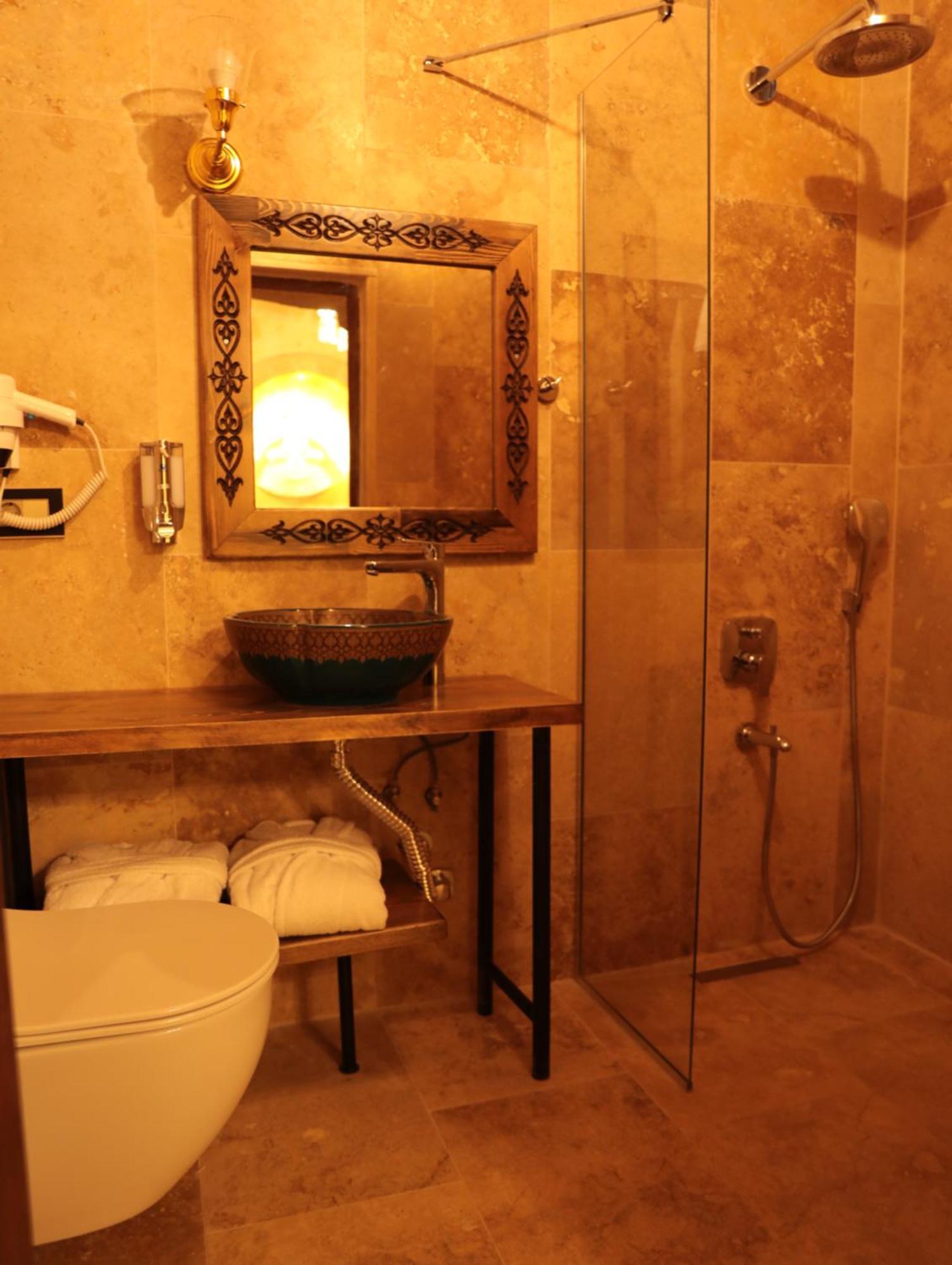 Deluxe Arch Room