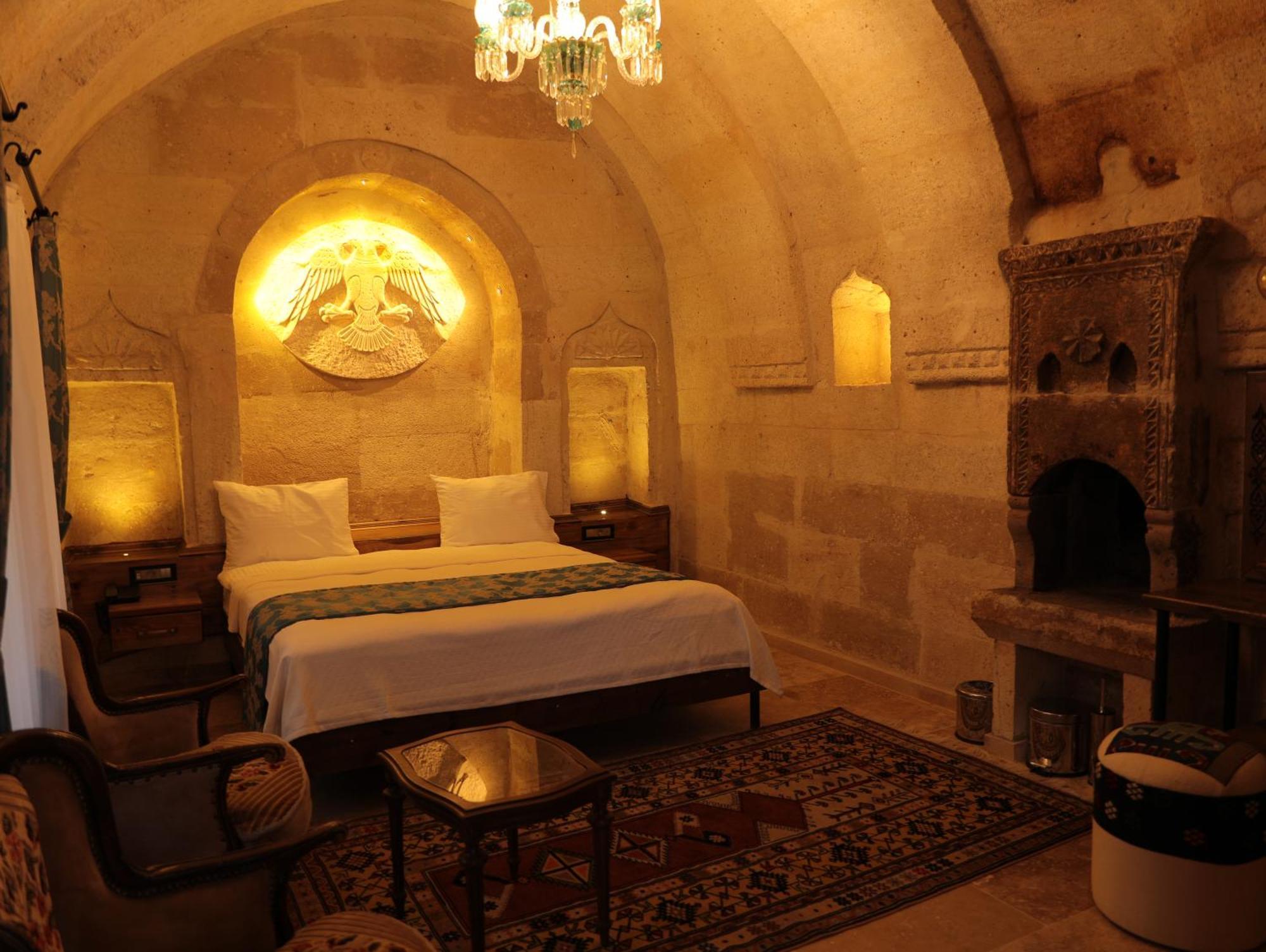 Deluxe Arch Room