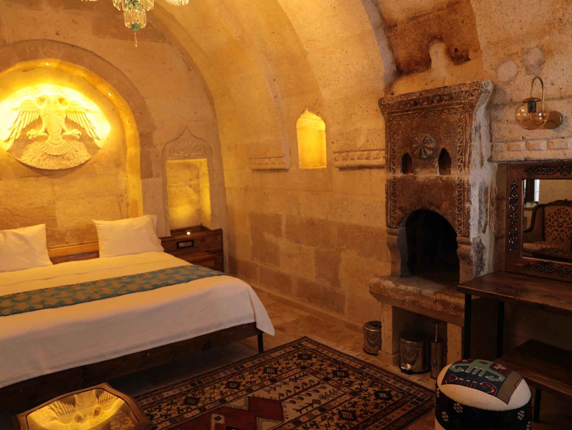 Deluxe Arch Room