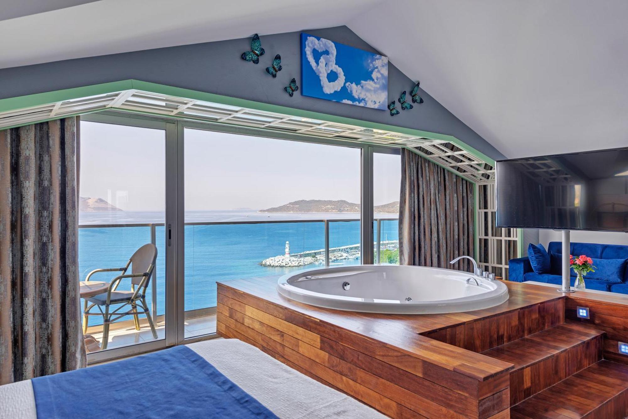 King Suite Sea View