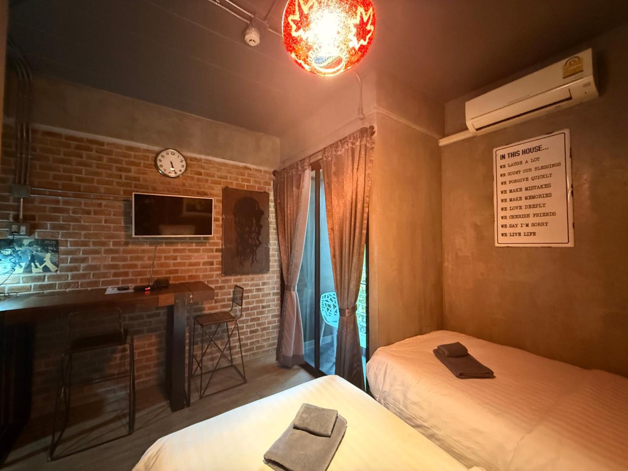 Standard Twin Room
