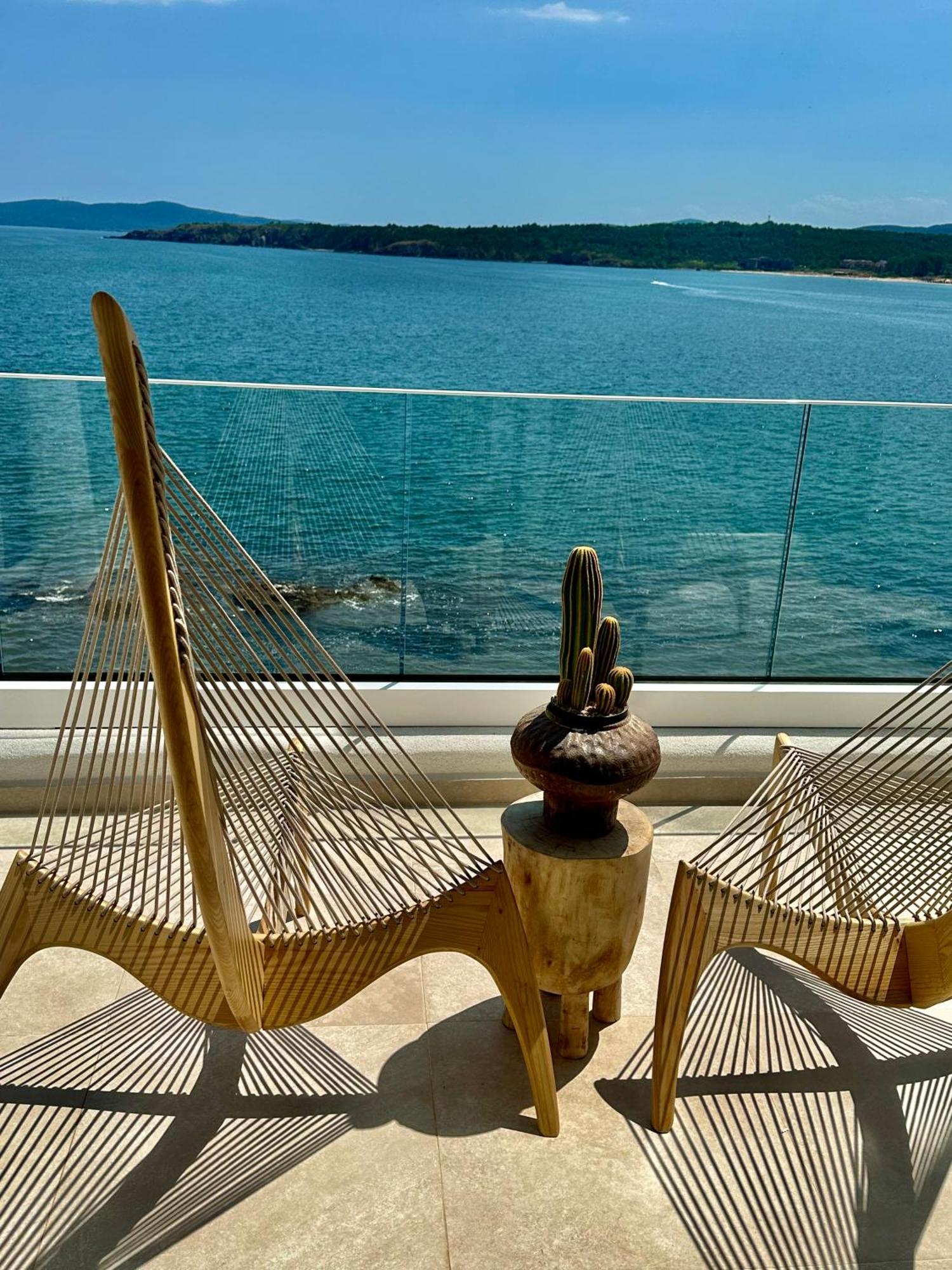 One-Bedroom Apartment Sea View