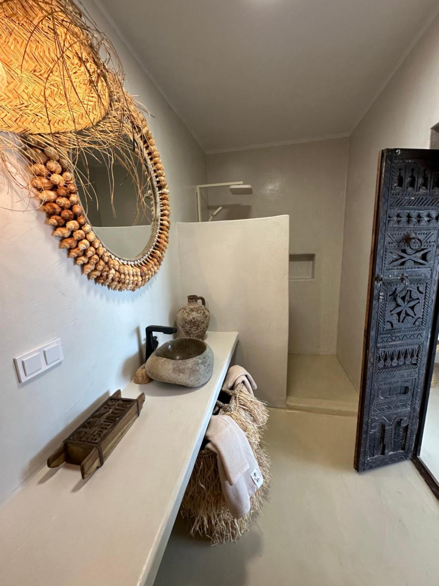 One-Bedroom Apartment Sea View