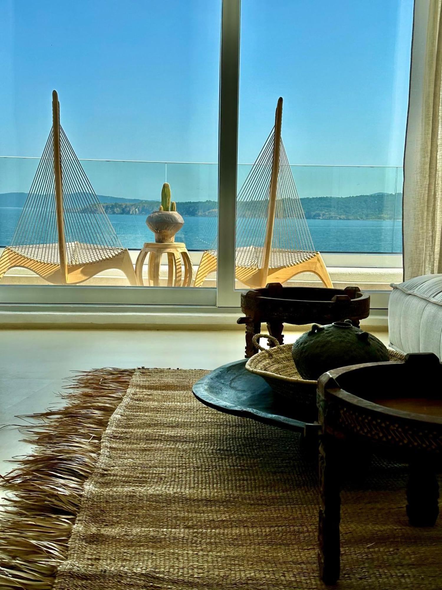 One-Bedroom Apartment Sea View