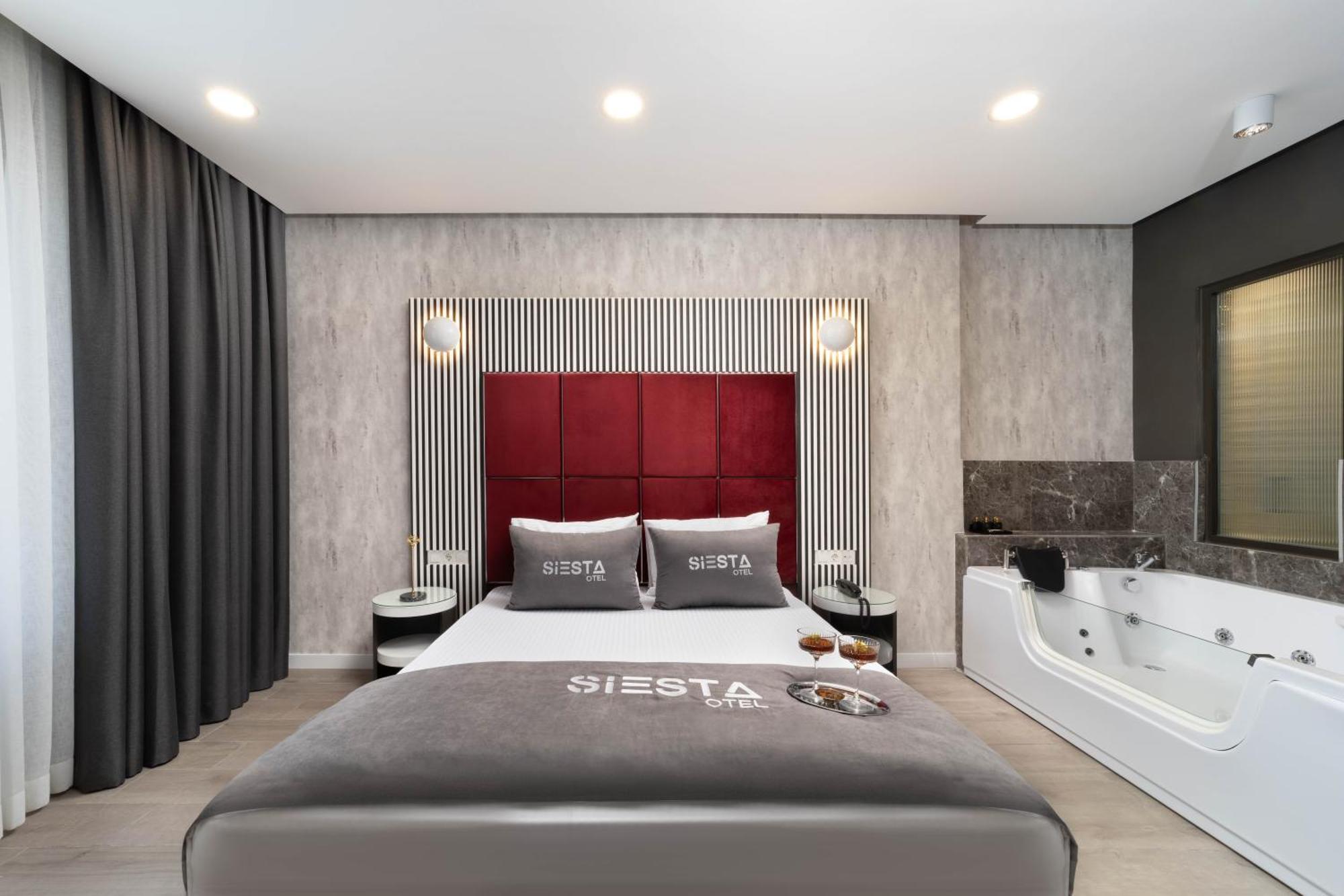 Deluxe Double Room Bath