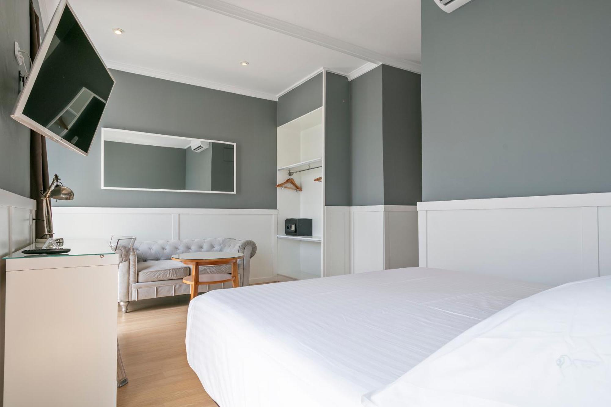 Superior Doppelzimmer mit Blick auf den Platz