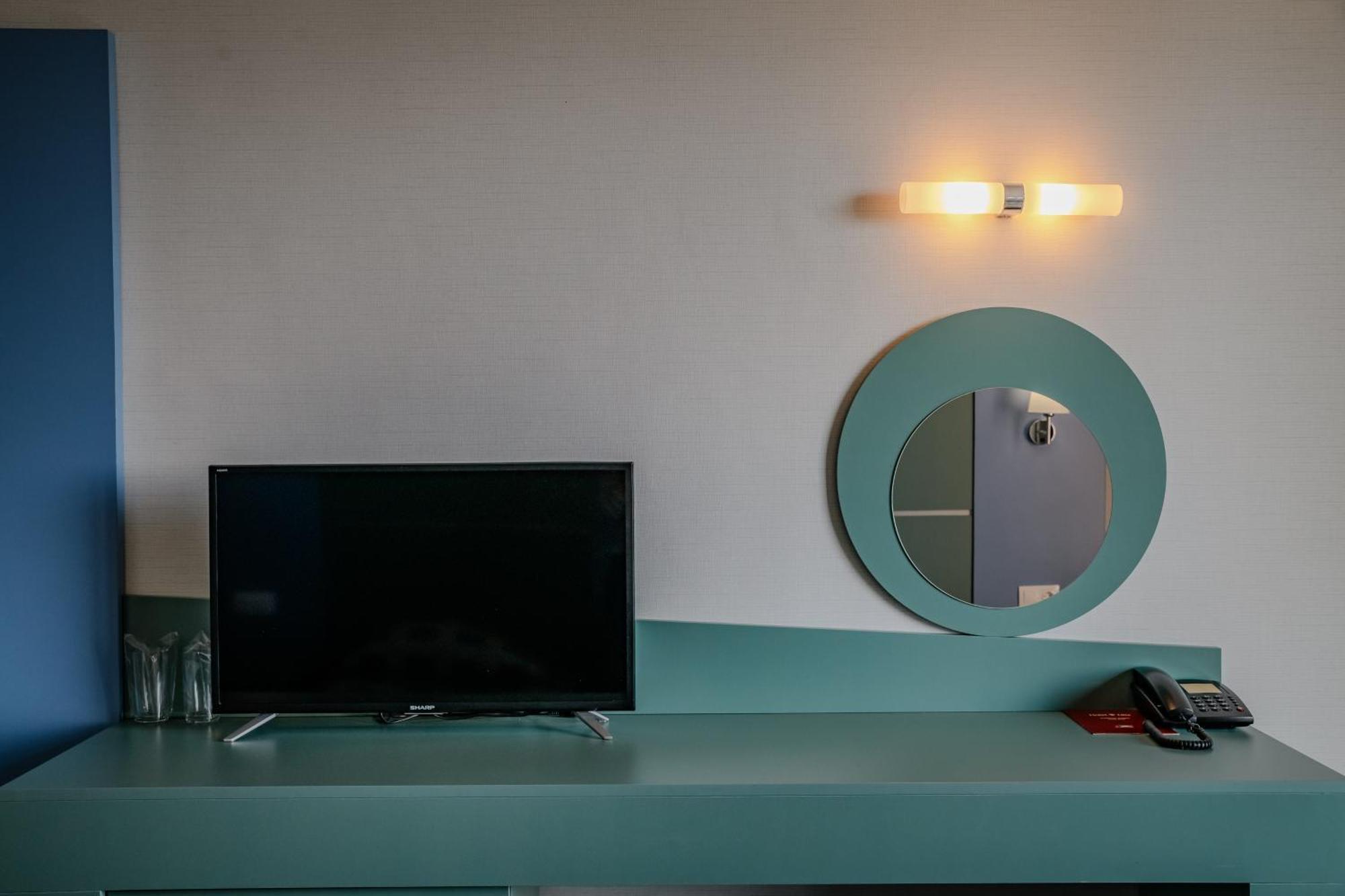 Quarto Standard com Cama de Casal ou 2 de Solteiro (2 Adultos + 1 Criança)