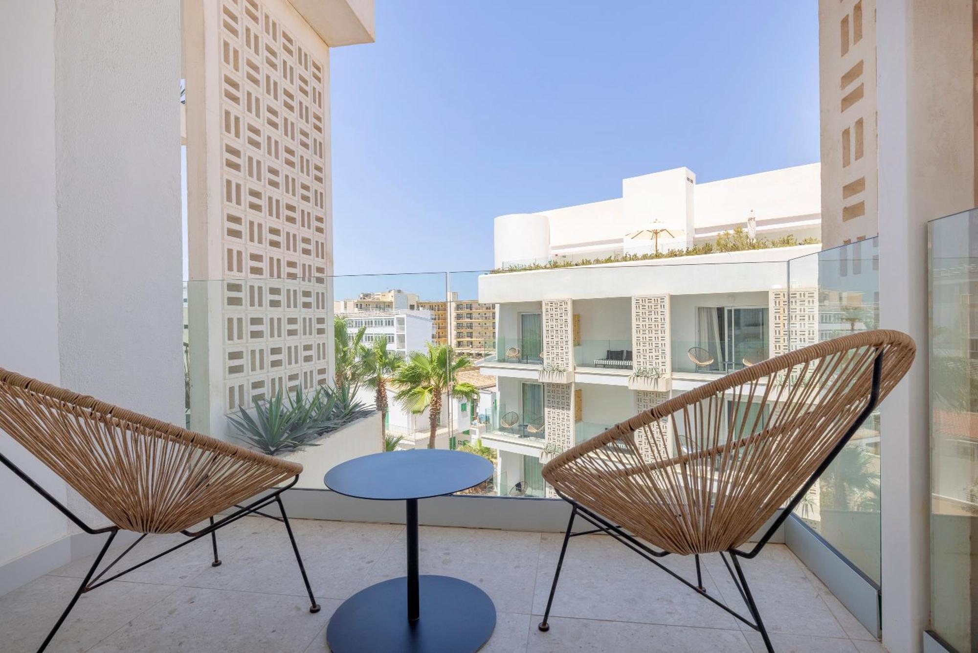 Double or Twin Room Balcony