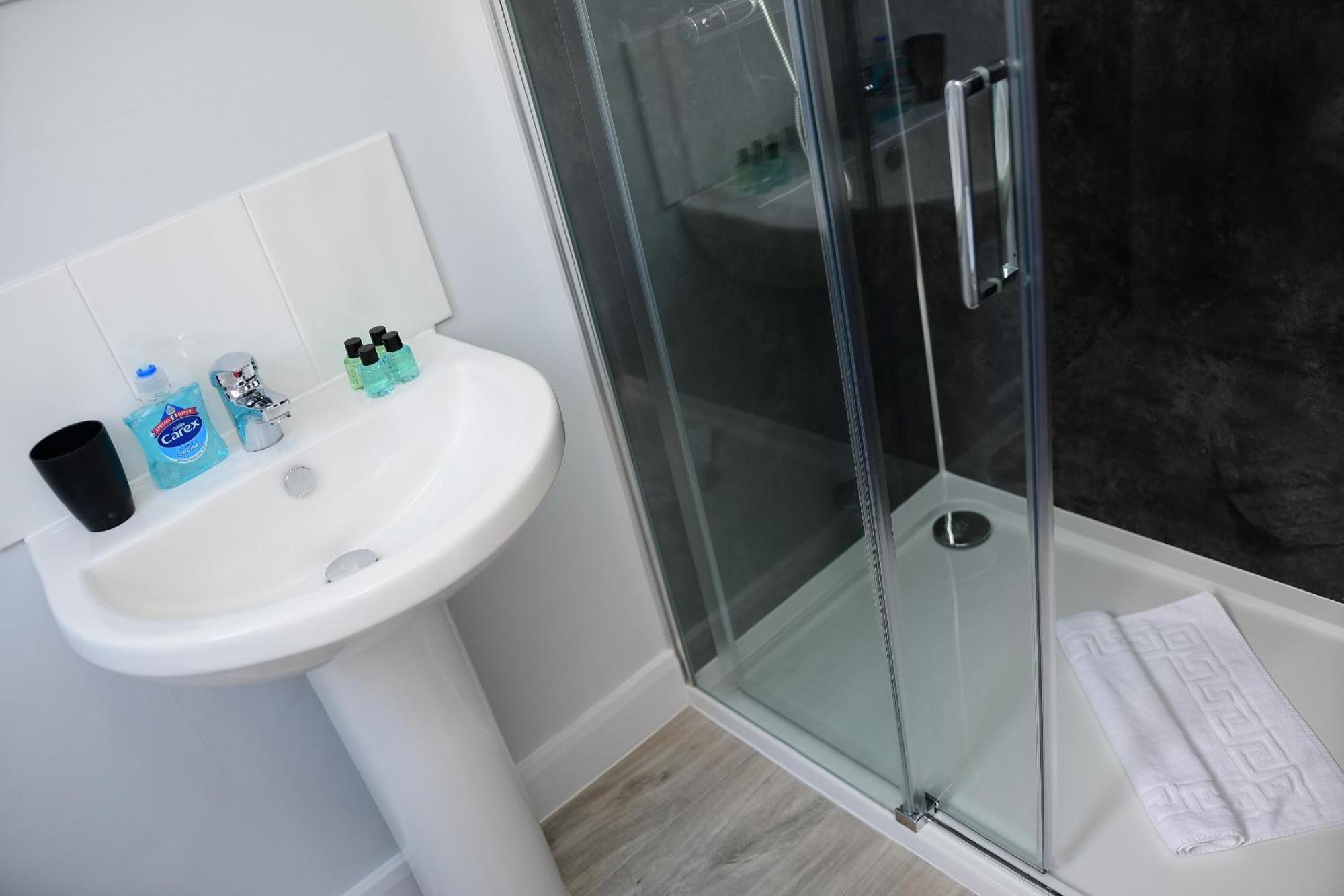 Camera Doppia con Letti Singoli con Bagno Privato