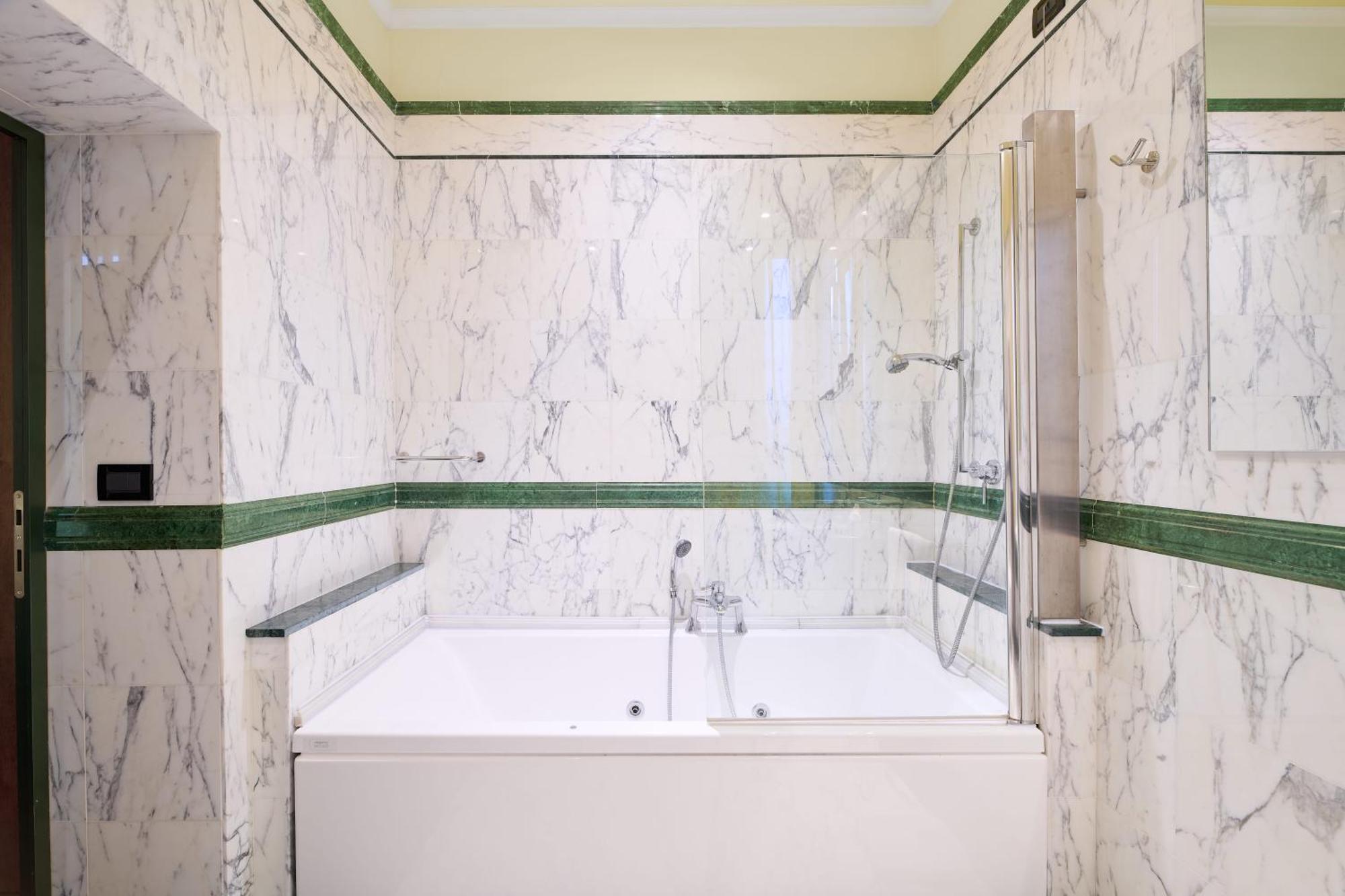 Suite Turkish Bath Spa Access