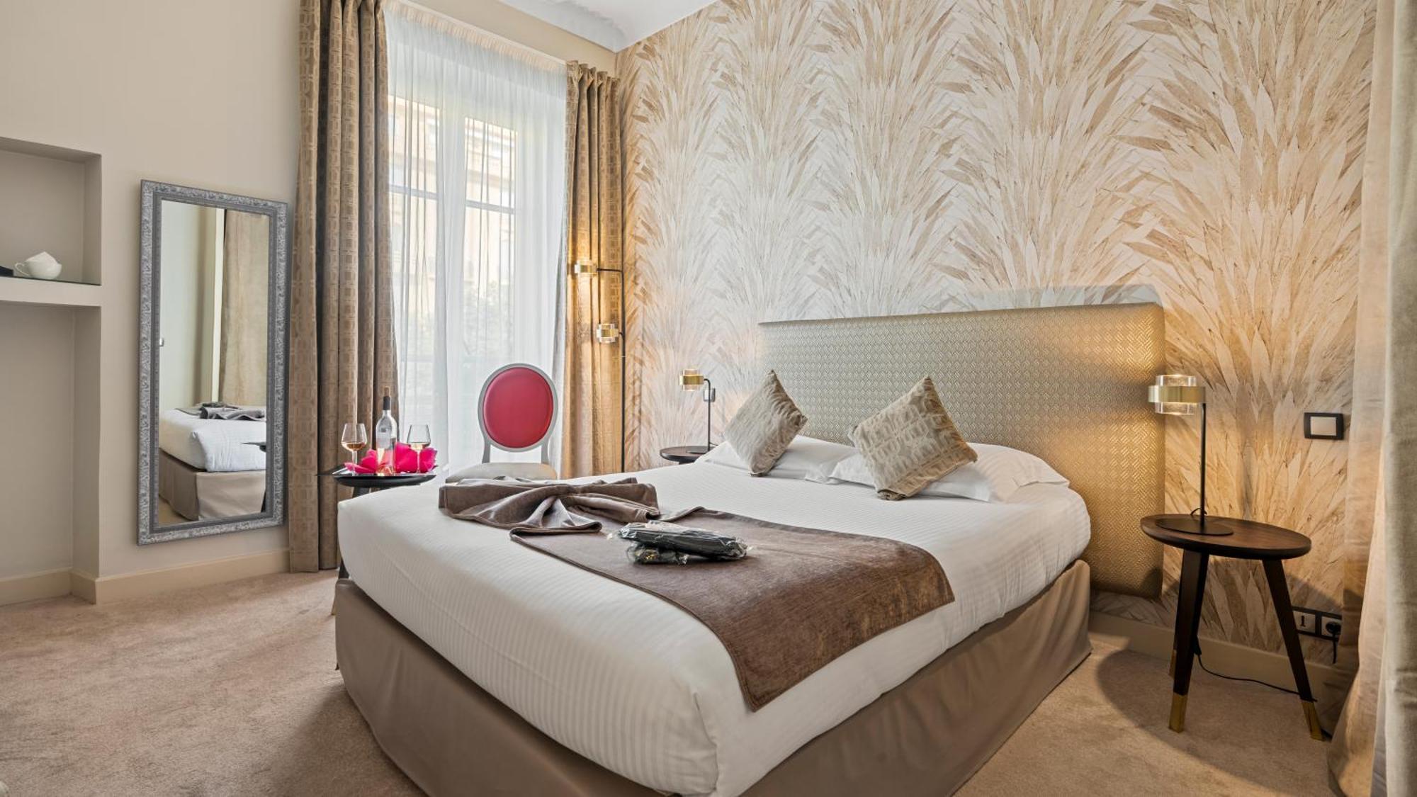 Superior Double Room City View