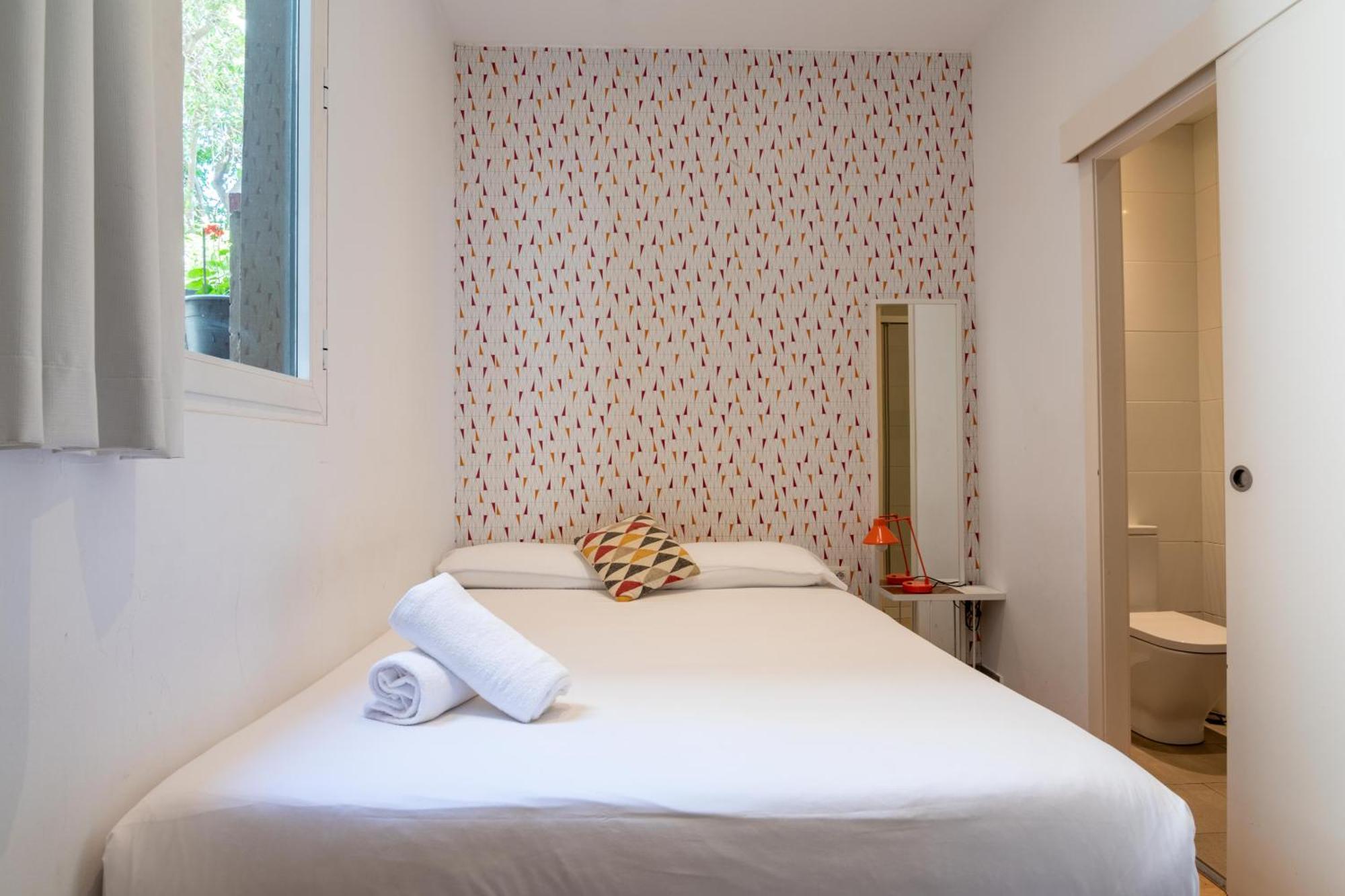 Double Room Private Bathroom