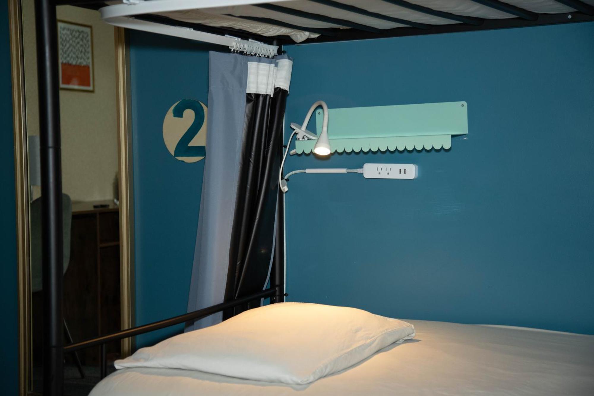 Bed 6-Bed Dormitory Room