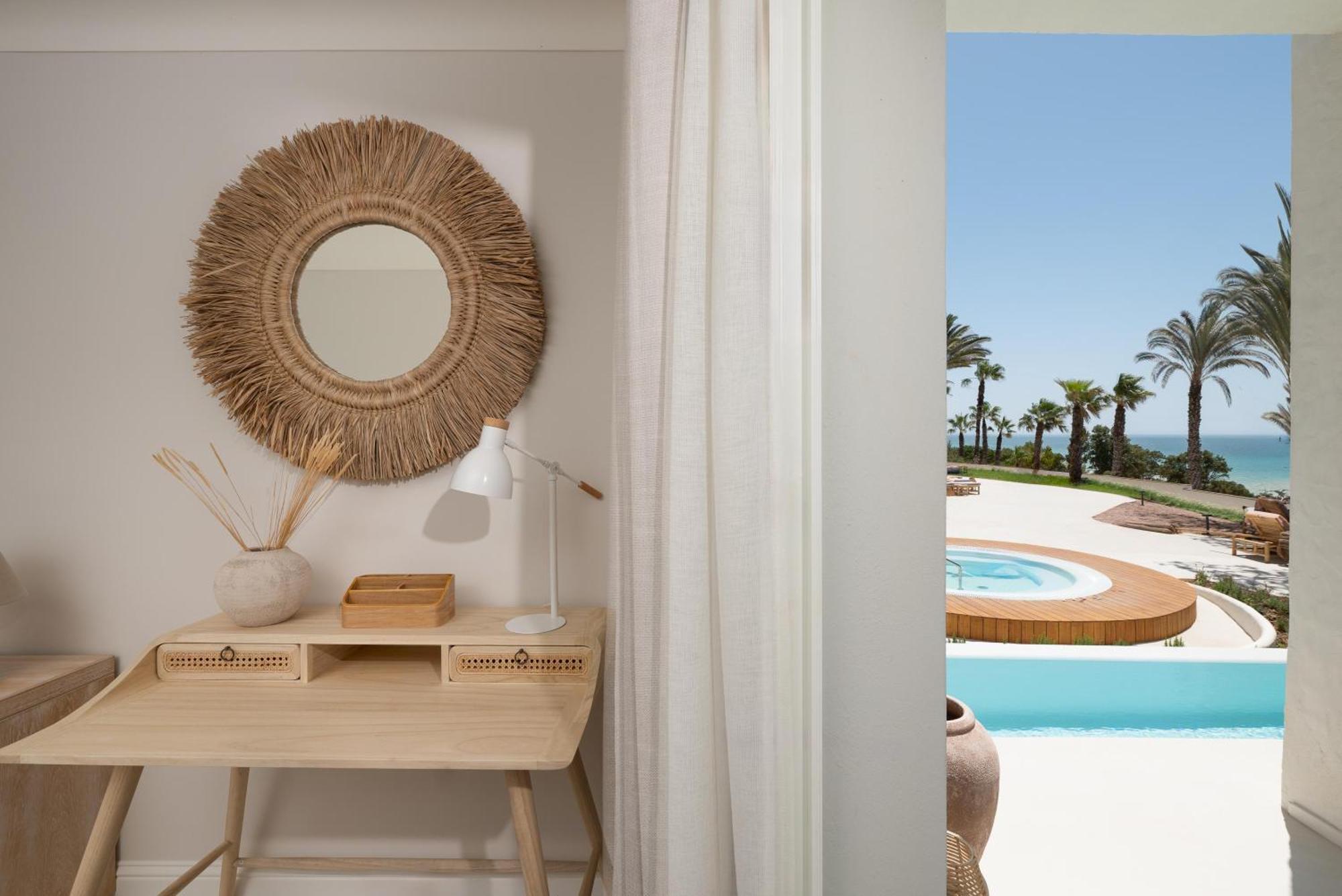 Junior Suite Sea View Swim-Out "The One"
